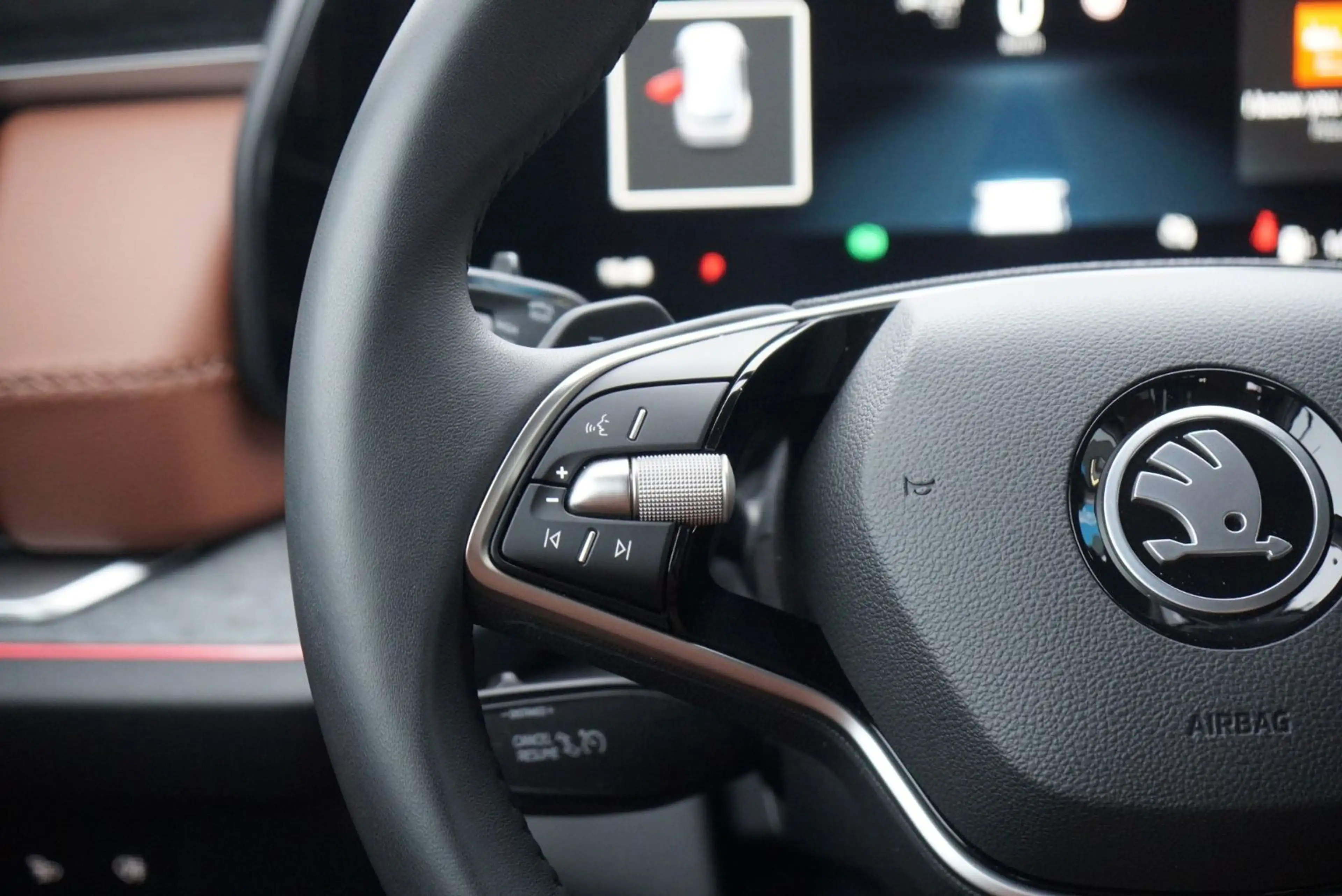 Skoda Kodiaq 2.0 TDI 4x4 *Leder*Matrix*ACC*360°*HUD* — photo 14