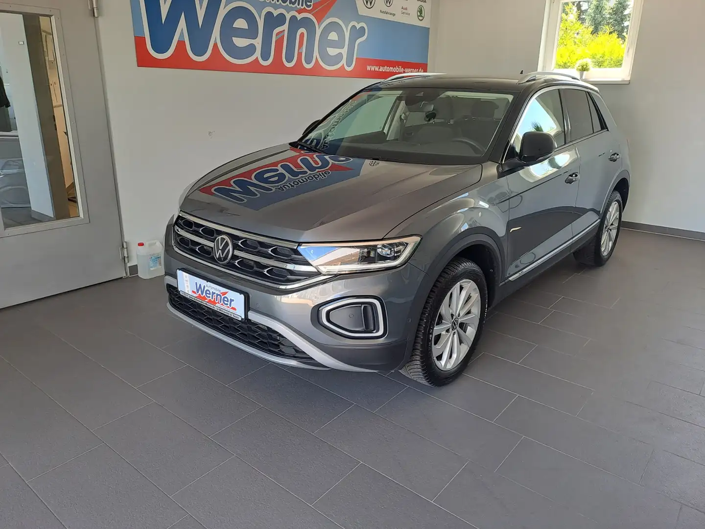 Volkswagen T-Roc Style 1.5 TSI DSG LED Navi AHK App-Connect ACC Grijs - 2