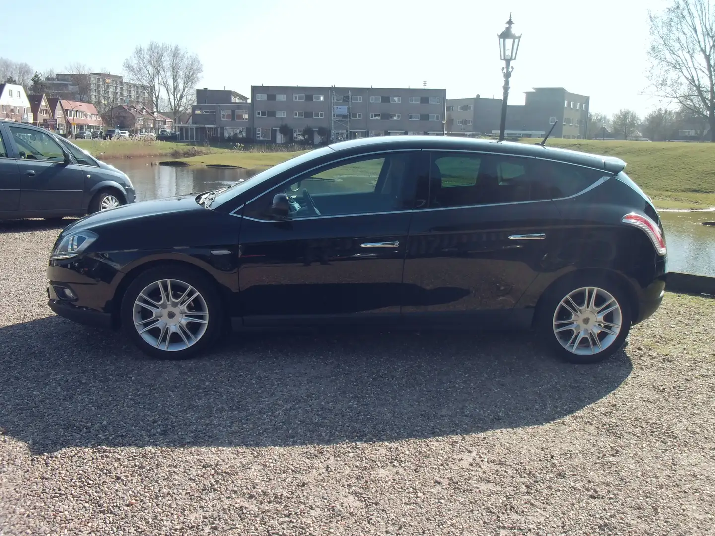 Lancia Delta 1.4-16V Oro - Airco - Navigatie - 6 Bak Negro - 2