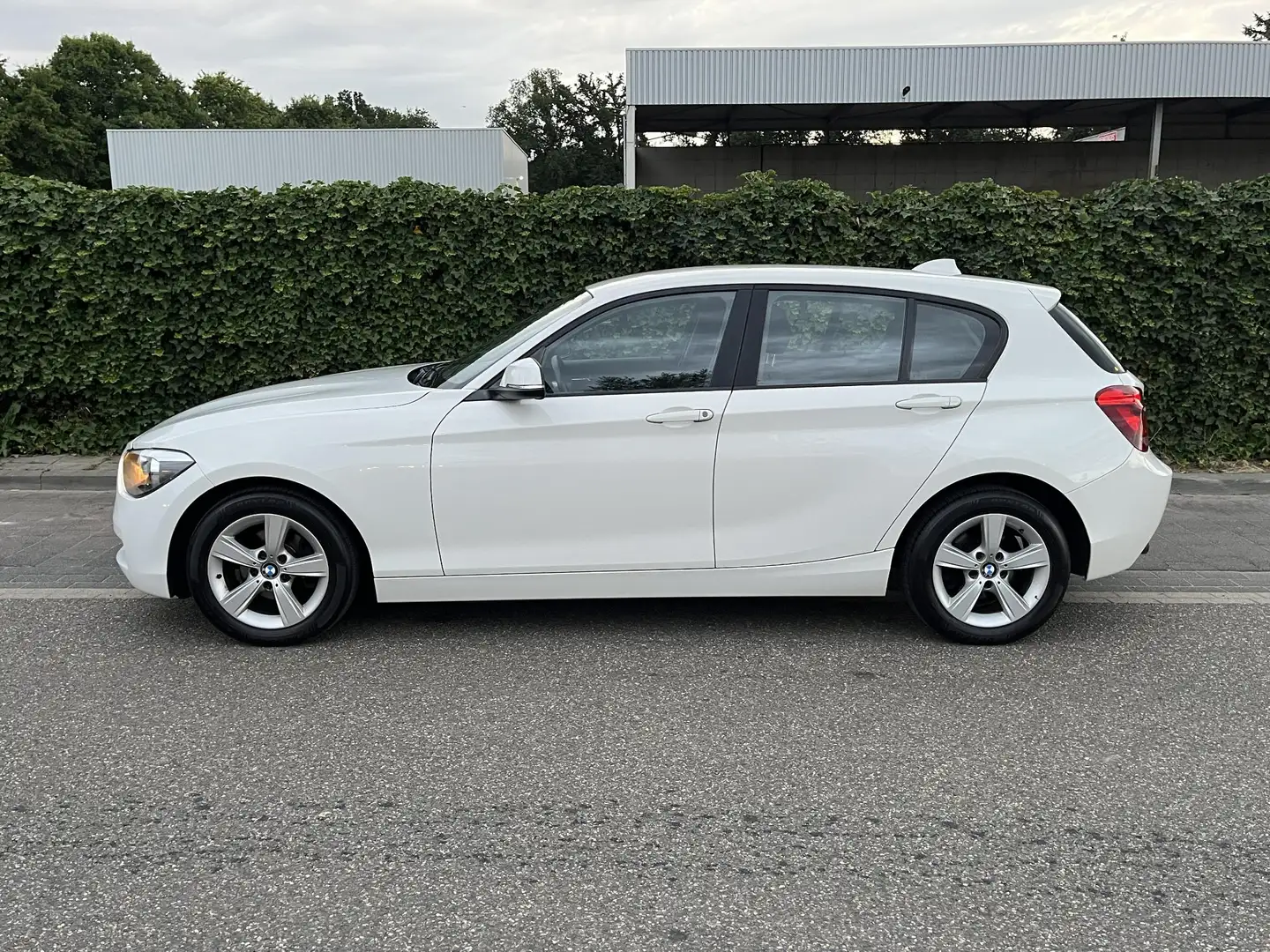 BMW 1 series * Automaat * Airco * Apk 06-2026 Bílá - 2