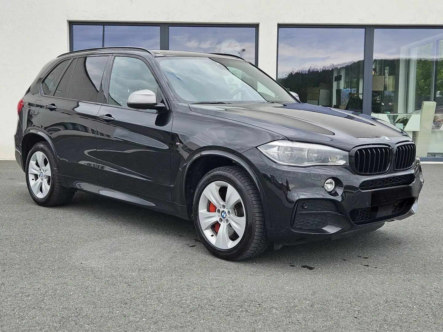 BMW X5 M M50 d Schwarz - 1