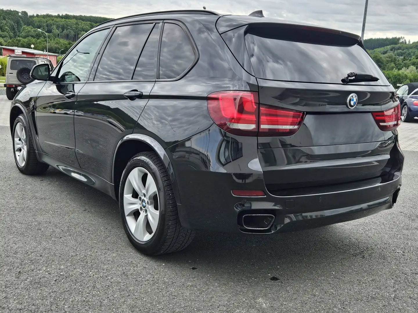BMW X5 M M50 d Schwarz - 2