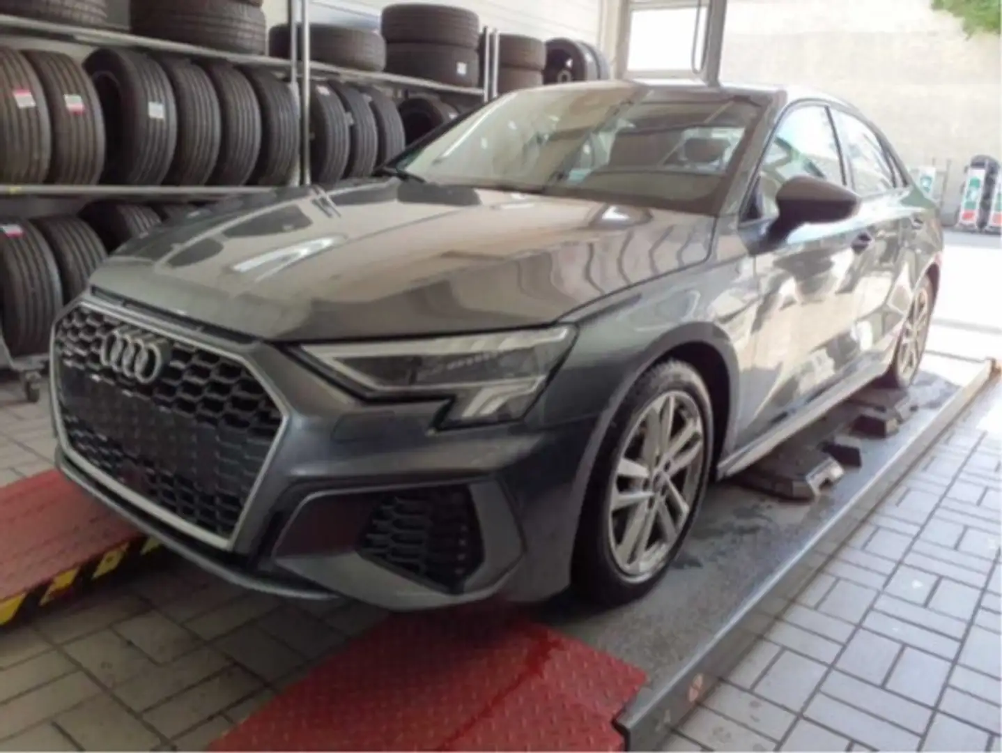 Audi A3 Lim. S line 40 TDI 147kW DSG B&O Navi LED Klima Grau - 1