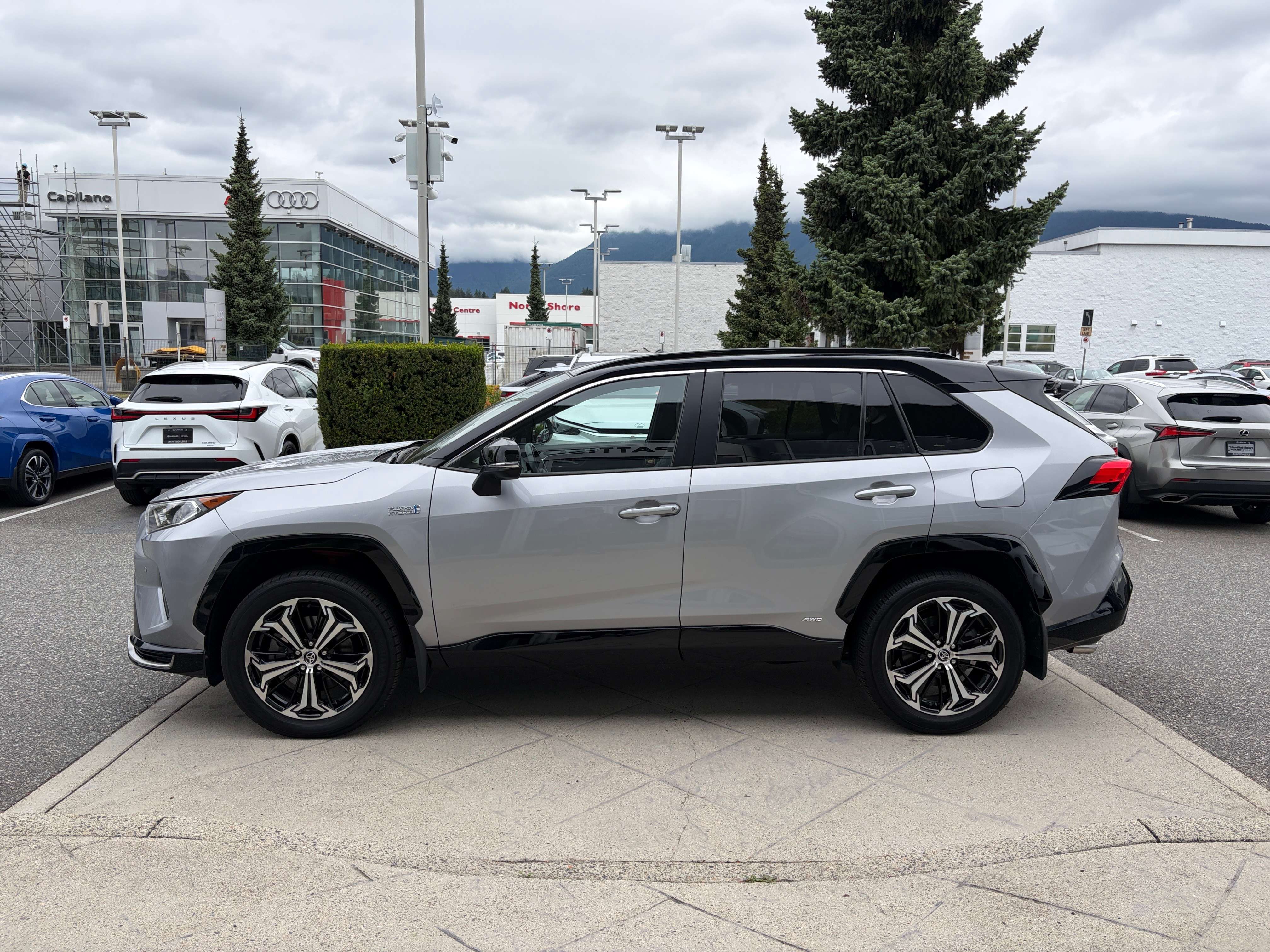2021 Toyota RAV4 XSE AWD / XSE Premium Technology / Plugin / Town C — снимка 1