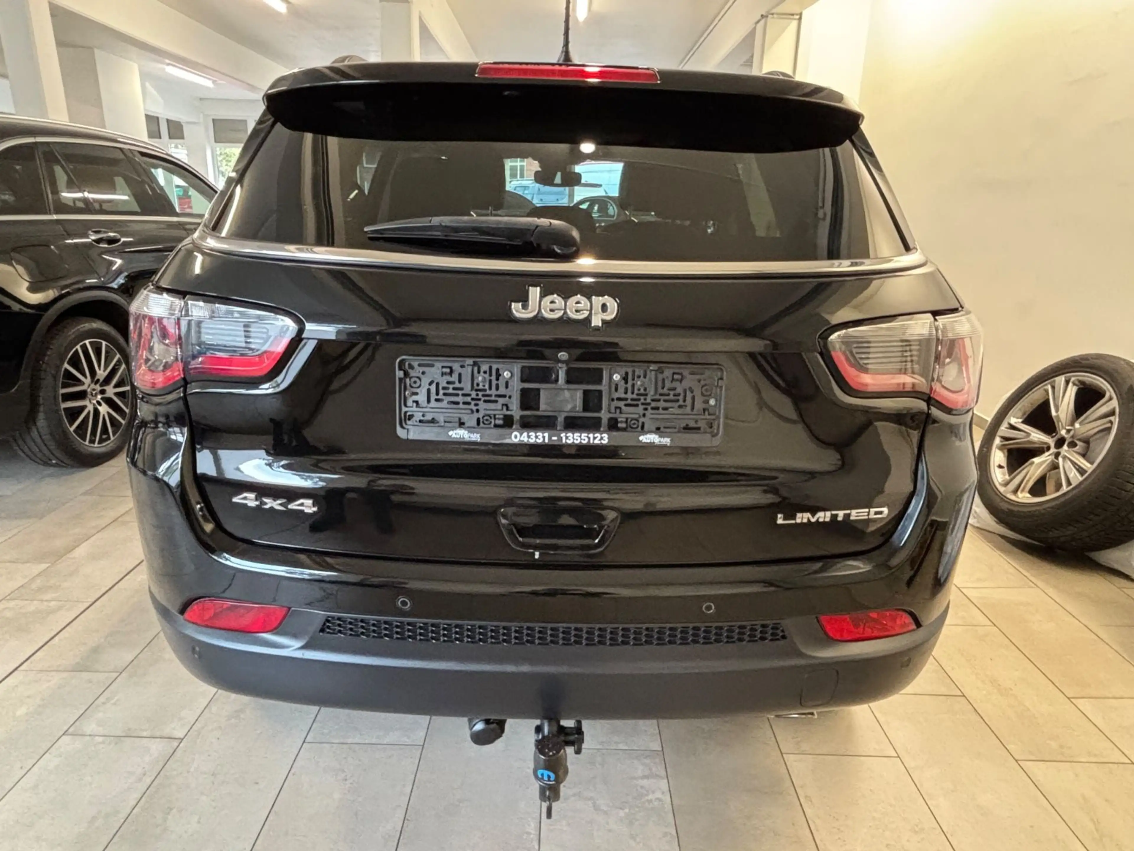 Jeep Compass Limited 4WD — photo 4