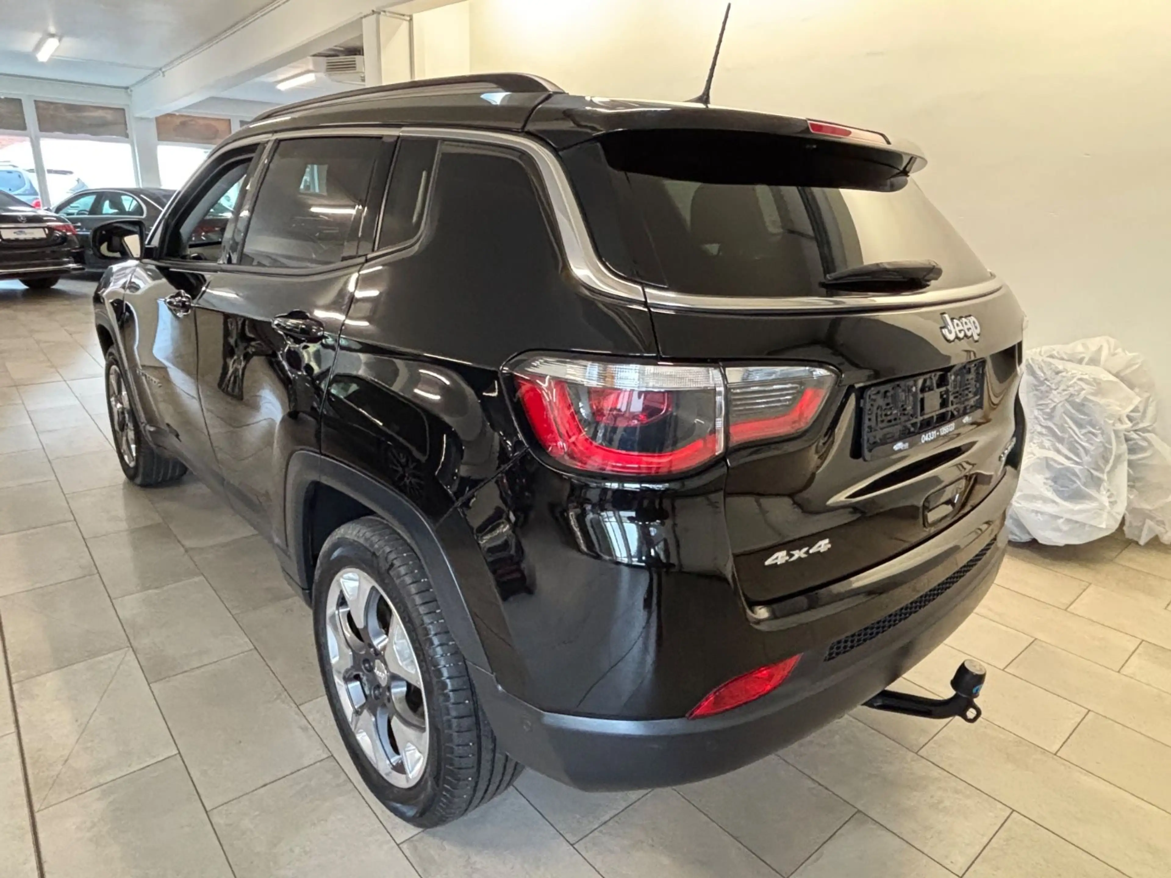 Jeep Compass Limited 4WD — photo 5