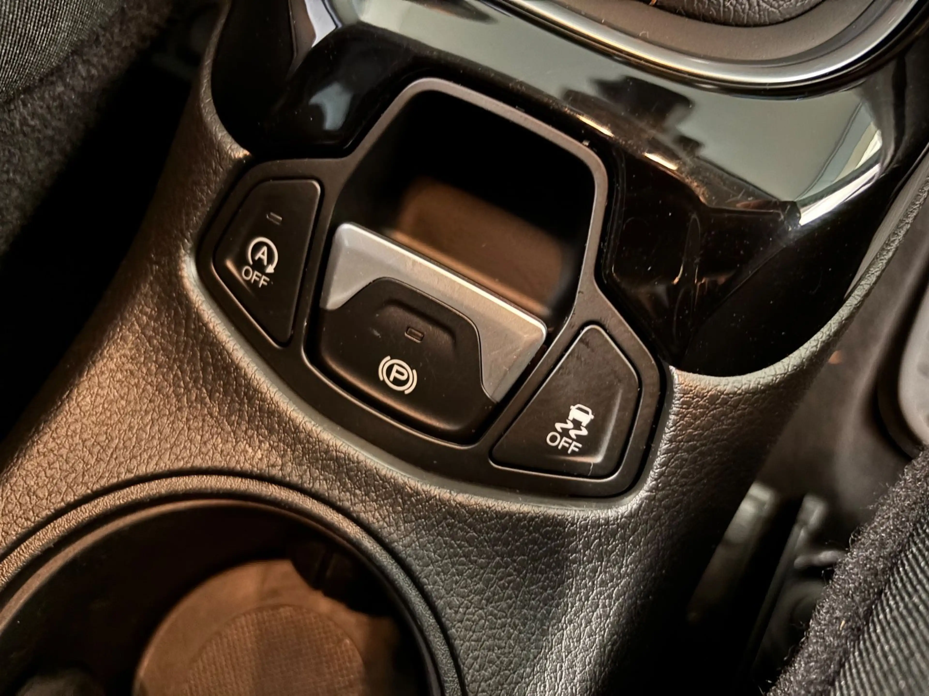 Jeep Compass Limited 4WD — photo 13