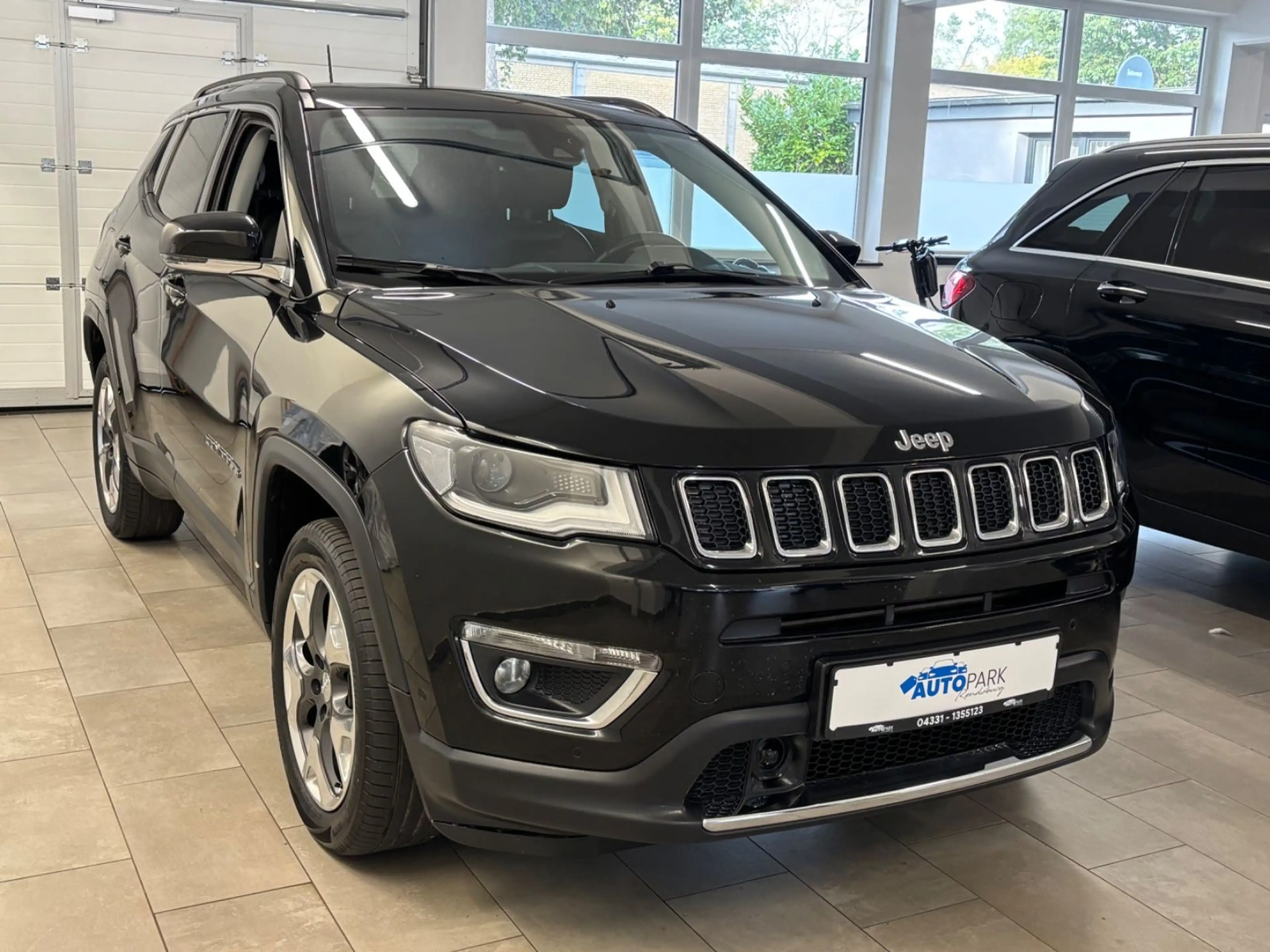 Jeep Compass Limited 4WD — photo 3