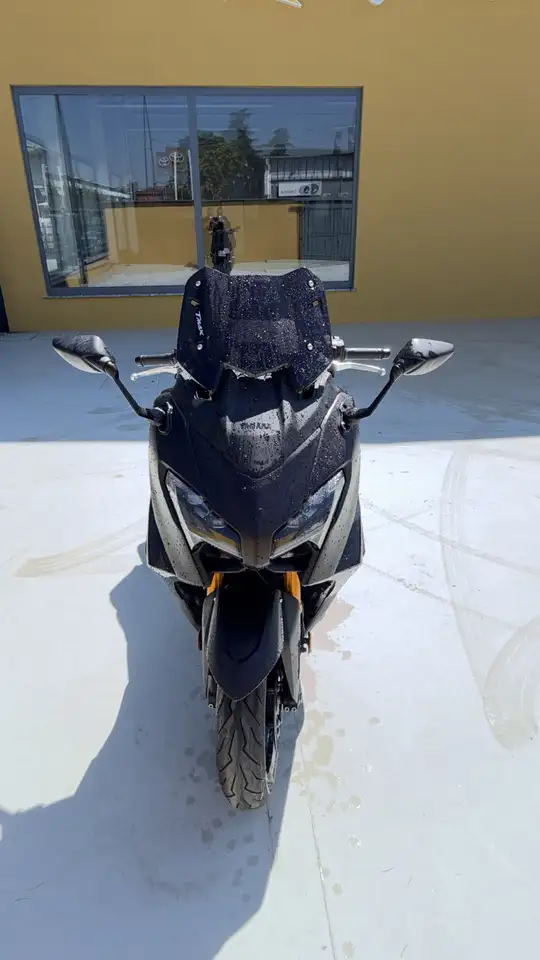 Yamaha Tmax 560