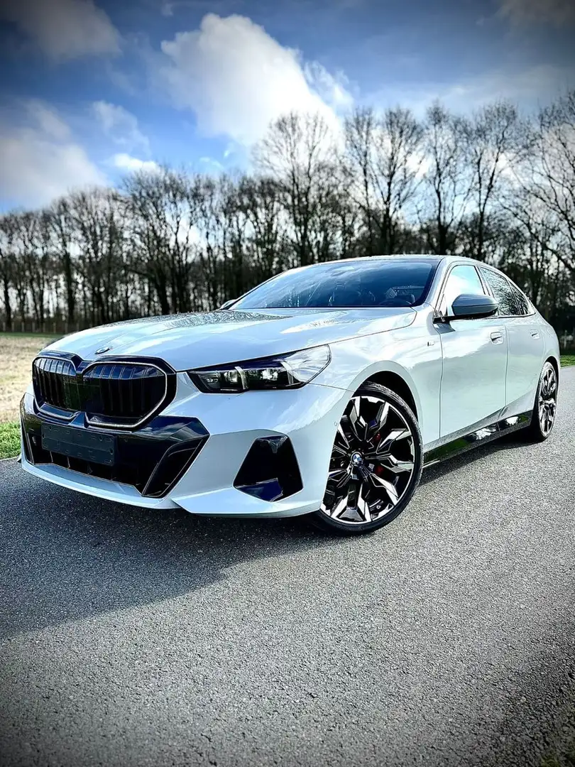 BMW 520 i Limo. M Sport/Panorama+Head-Up+360 Kamera Grau - 1