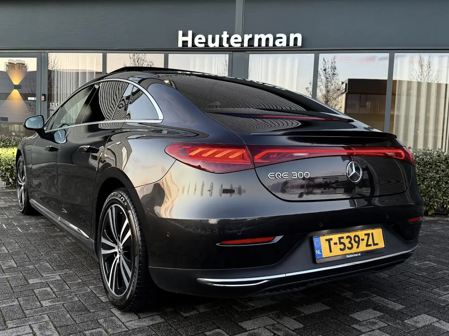 Mercedes-Benz EQE 300 Business Edition 89 kWh Gris - 2