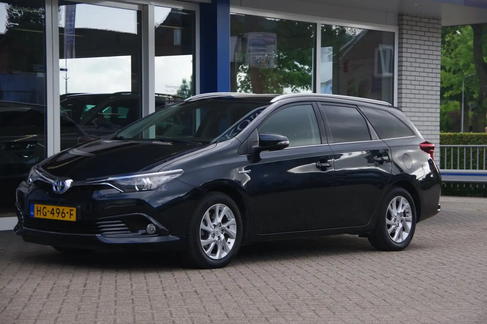 Toyota Auris Touring Sports 1.8 Hybrid Lease Camera Cruise Pano Grijs - 2