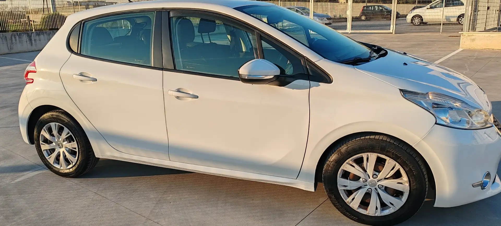 Peugeot 208 5p 1.4 vti 16v Active LEGGI - 2