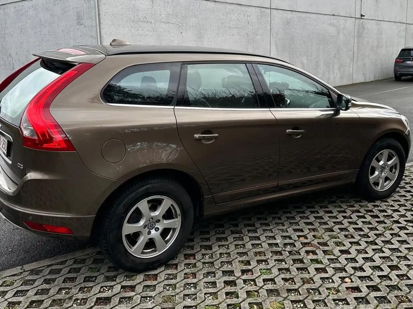 Volvo XC60 XC60 2.0 D DRIVe Kinetic Start/Stop Bronze - 1