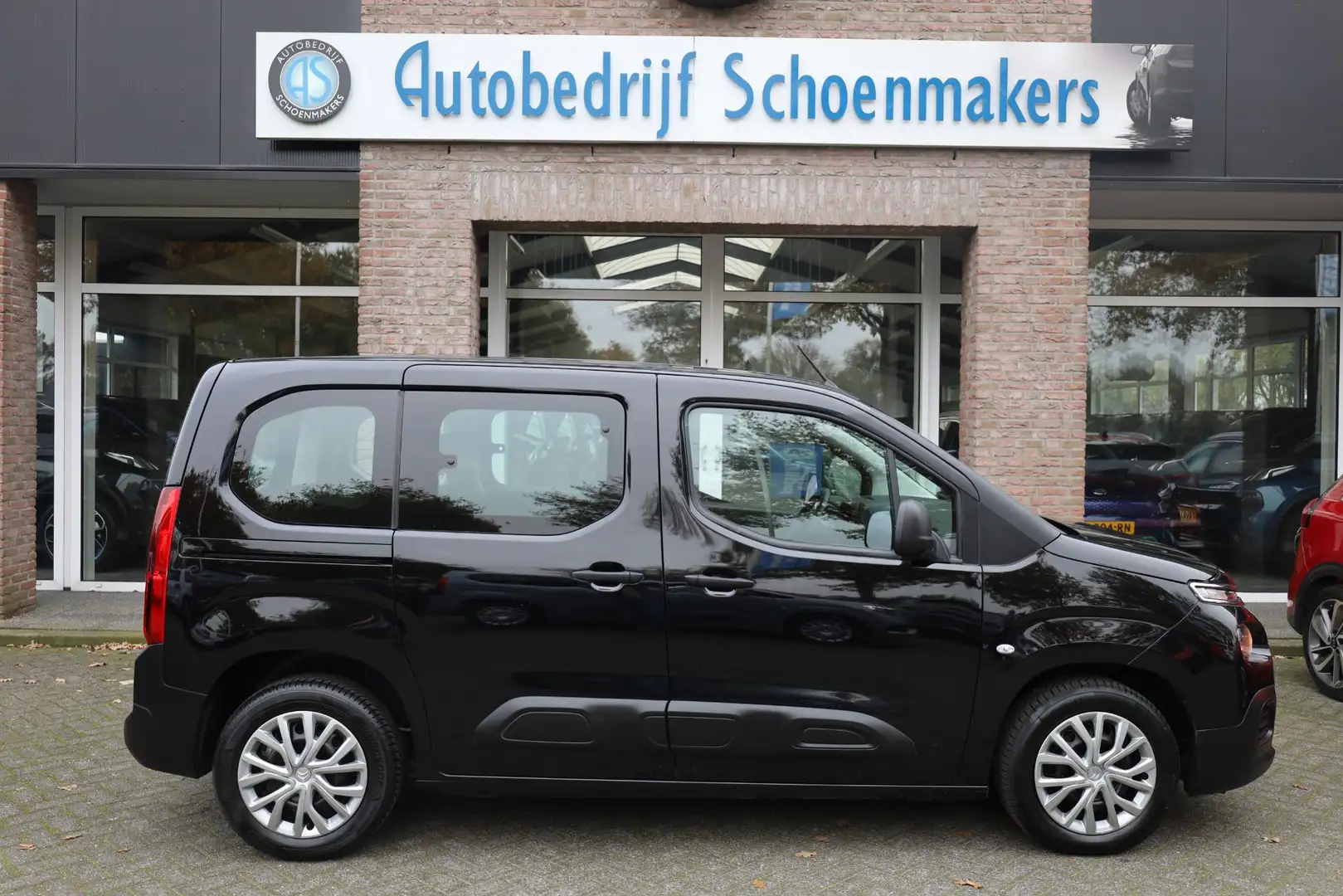 Citroen Berlingo 1.2 PureTech CARPLAY CAMERA CRUISE VERKEERSBORD/RI Zwart - 2