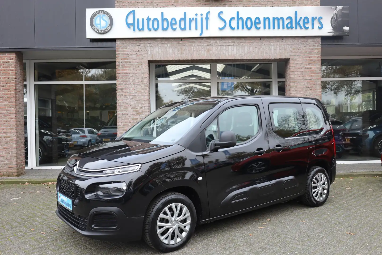 Citroen Berlingo 1.2 PureTech CARPLAY CAMERA CRUISE VERKEERSBORD/RI Zwart - 1