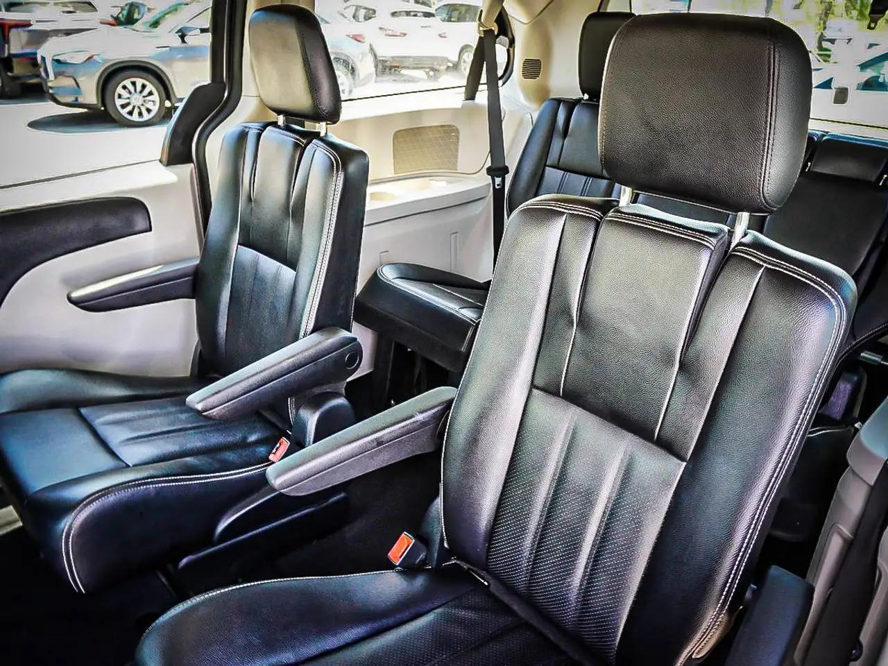 Dodge Grand Caravan снимка Dodge Grand Caravan