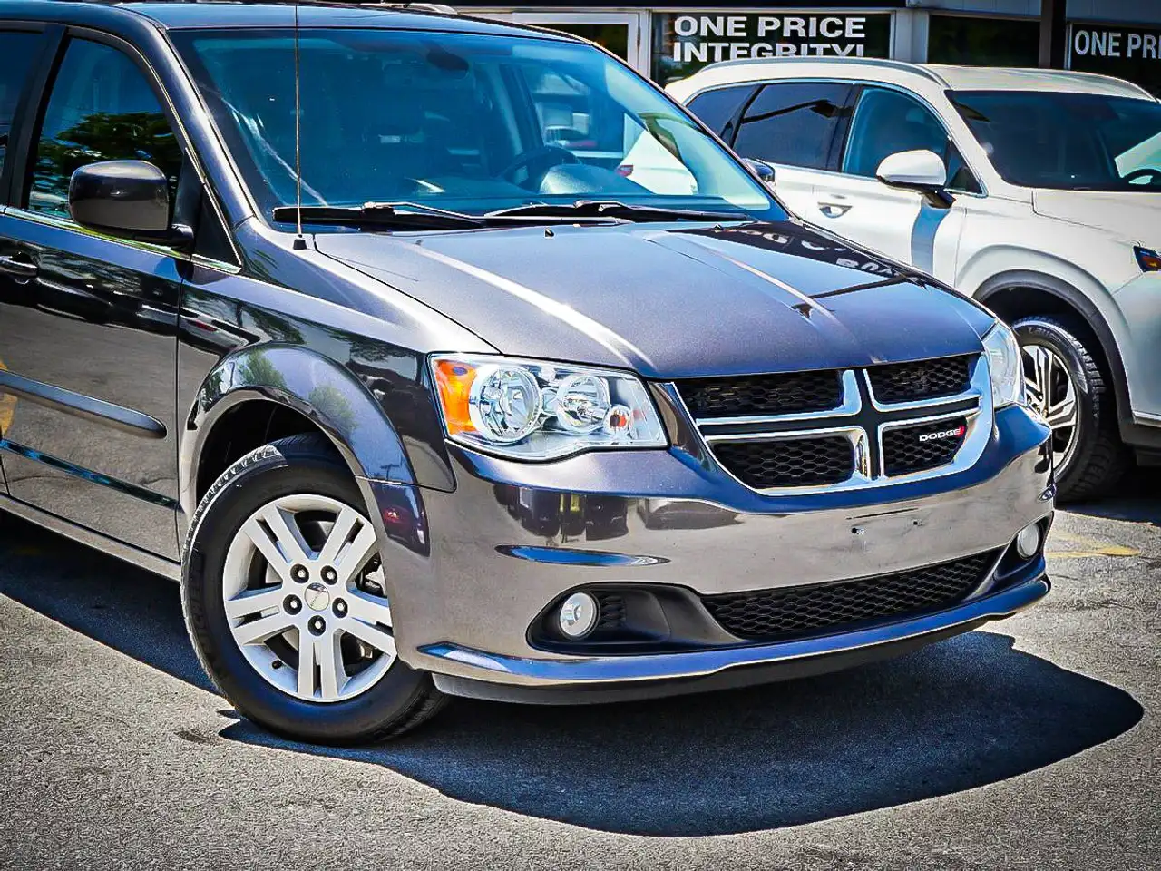 Dodge Grand Caravan снимка Dodge Grand Caravan
