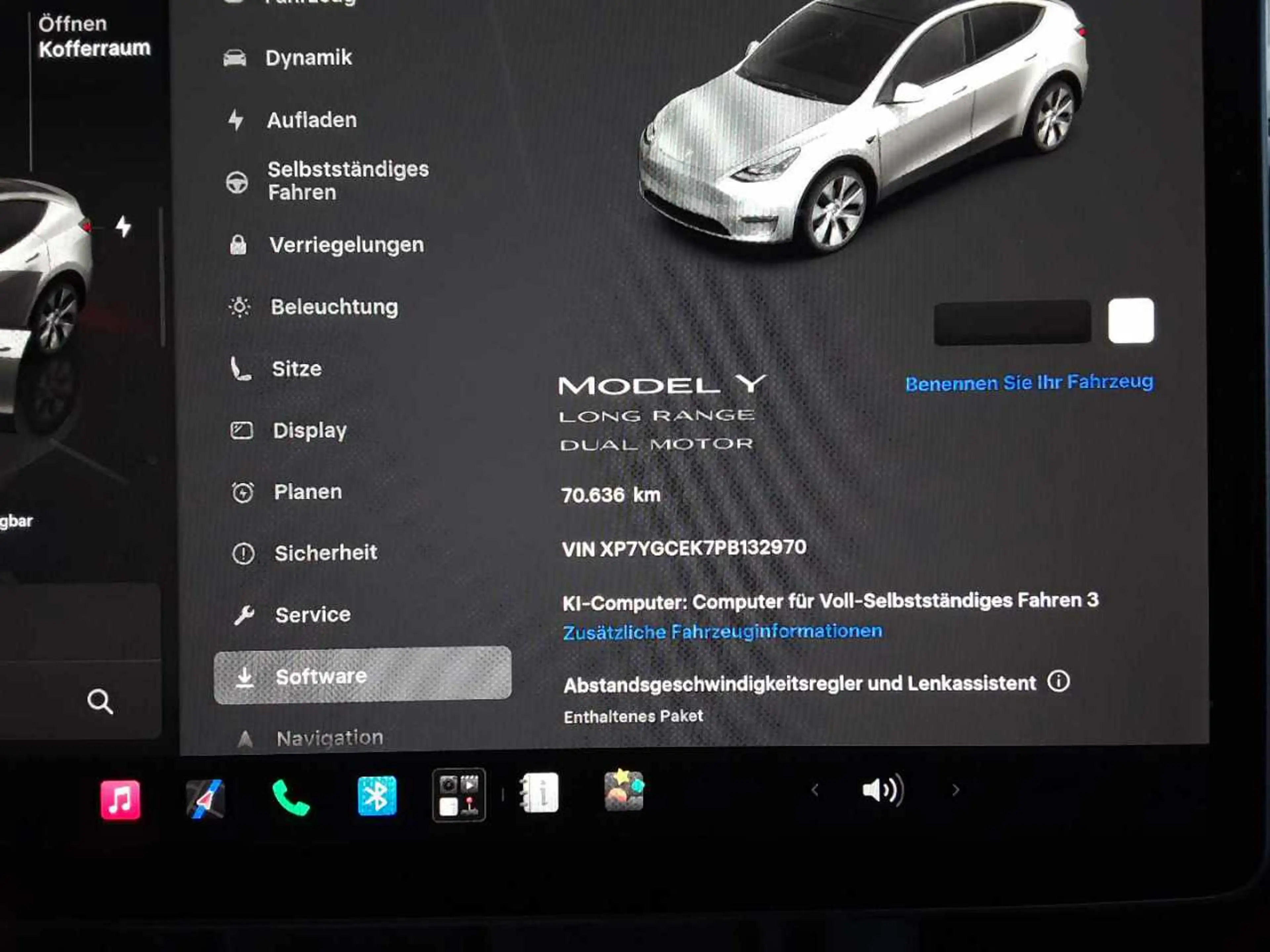 Tesla Model Y Long Range Dual Motor AWD — photo 11