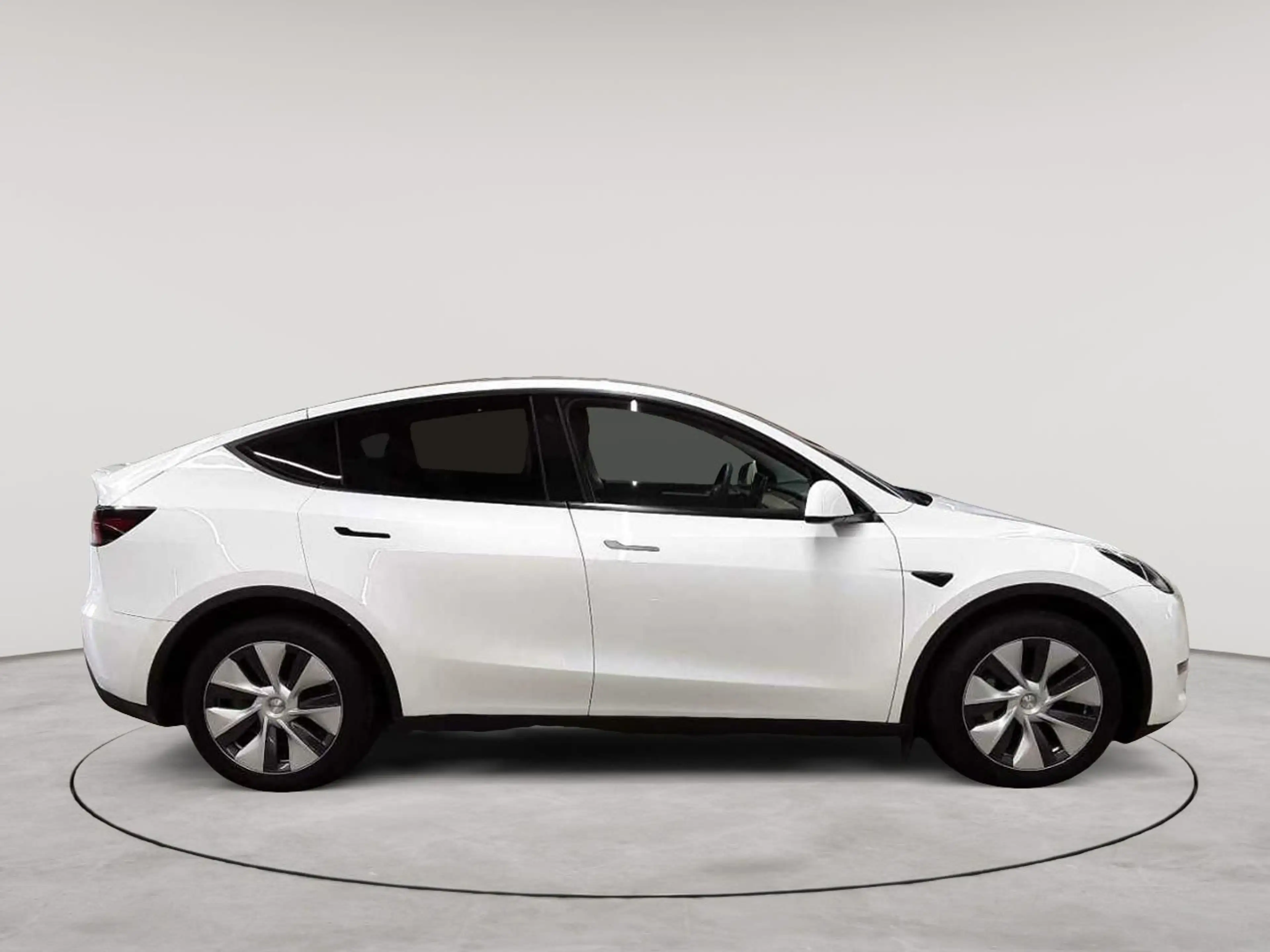 Tesla Model Y Long Range Dual Motor AWD — photo 3
