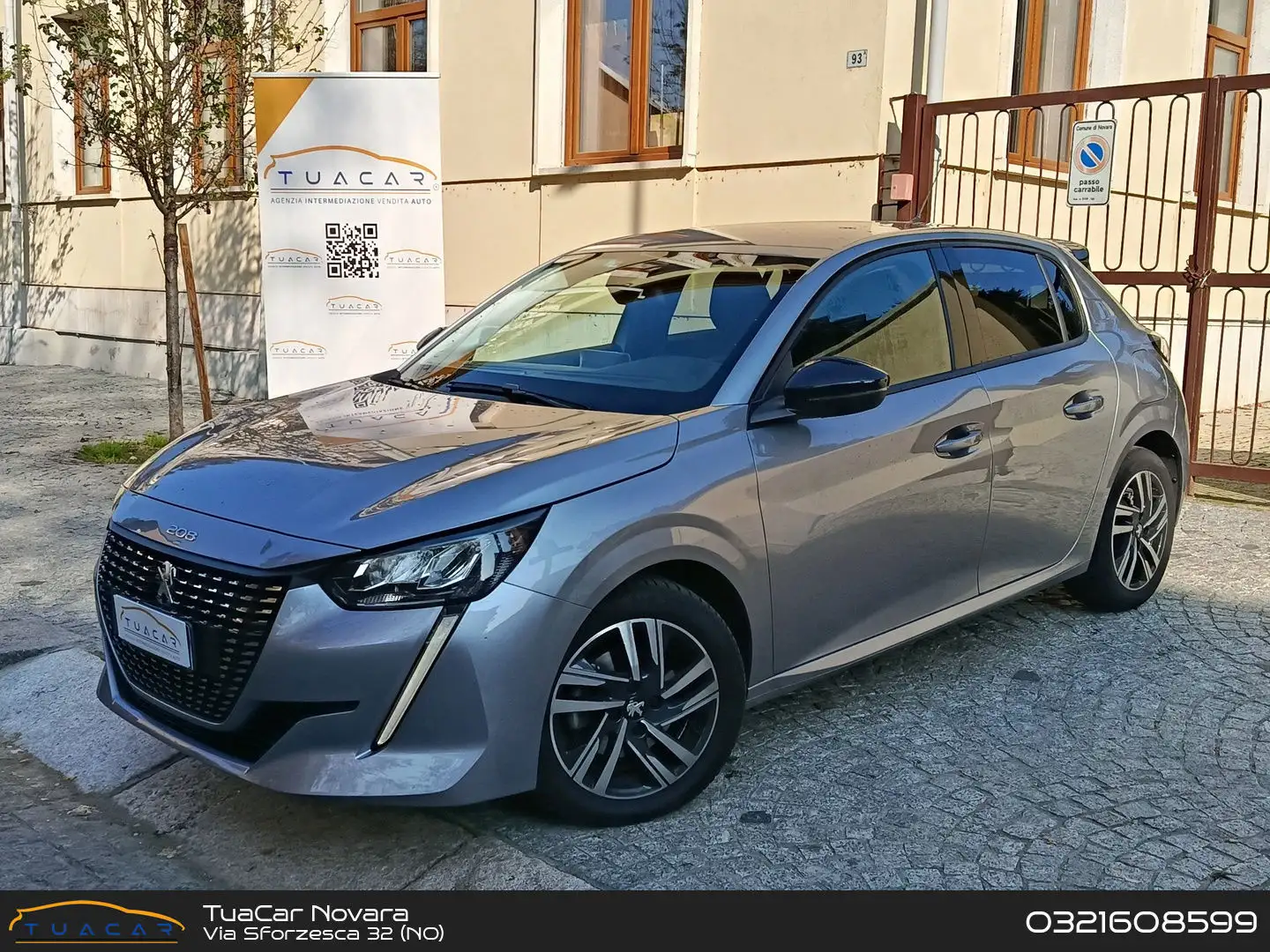 Peugeot 208 Allure 1.2 PureTech 100 Grau - 1