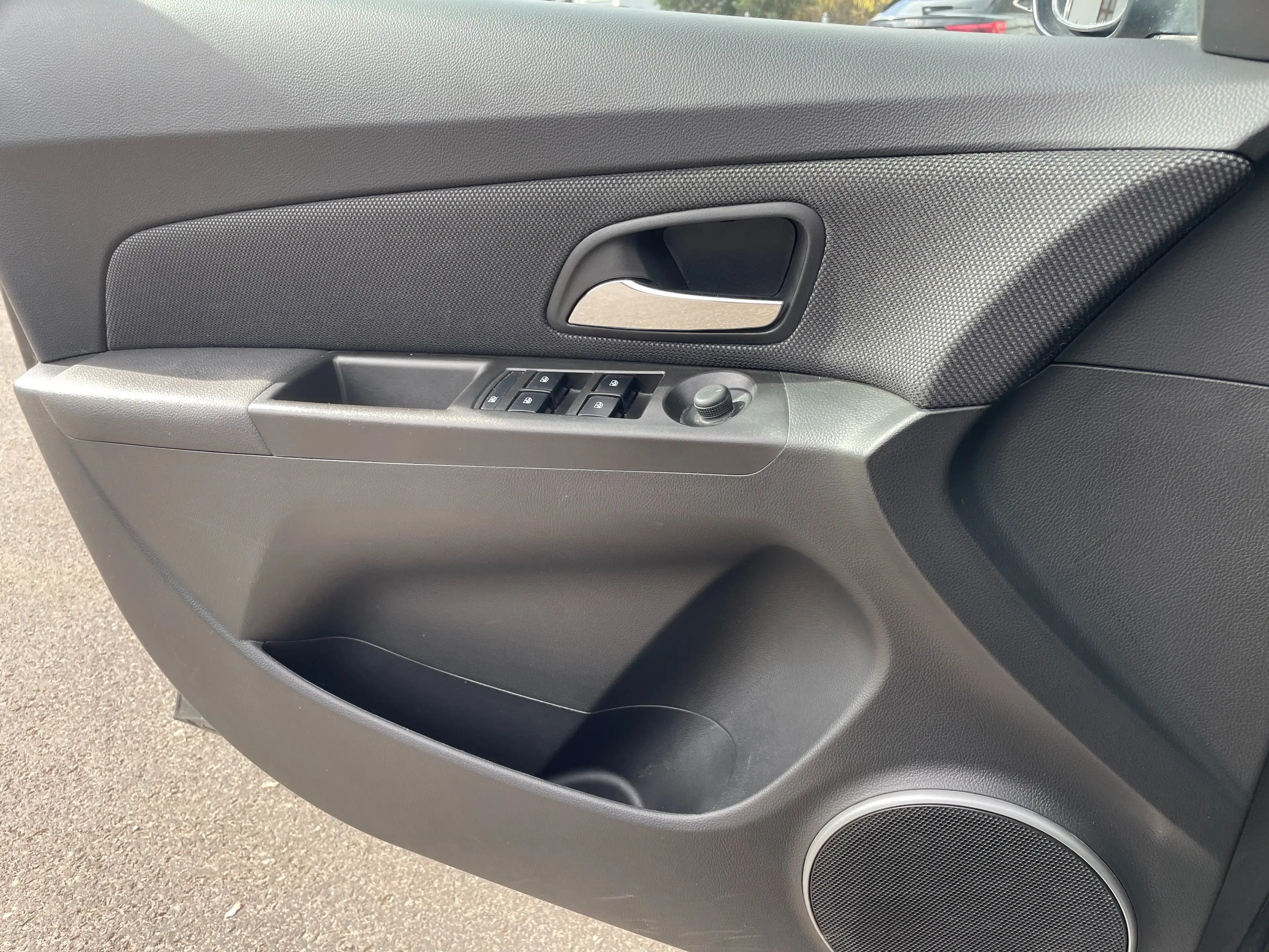 Chevrolet Cruze LTZ 2.0TDI 1.HD+KLIMA+NAVI+AHK+Teilleder+Temp+PDC — photo 10