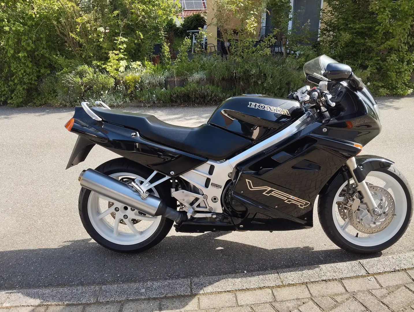 Honda VFR 750 RC 36 crna - 1