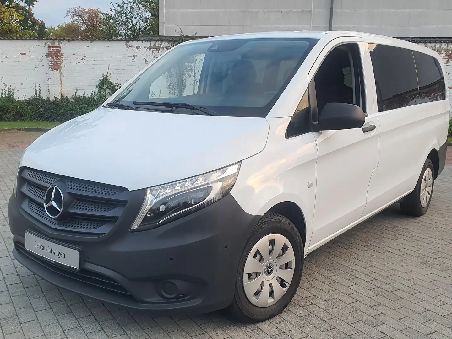 Mercedes-Benz Vito 114 Tourer lang 9G-TRONIC LED AHK PDC NAVI Weiß - 2
