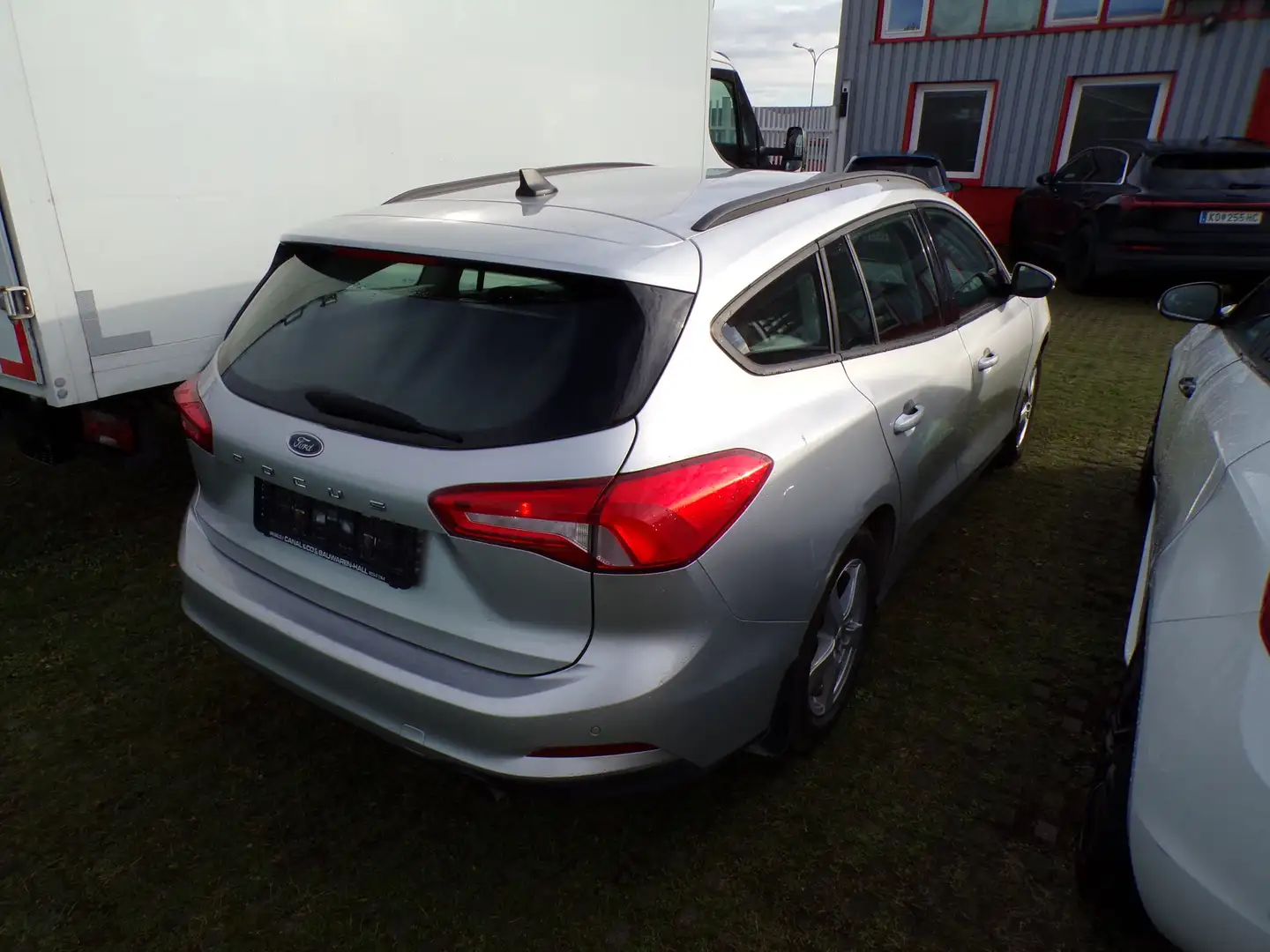 Ford Focus Trend Grau - 1