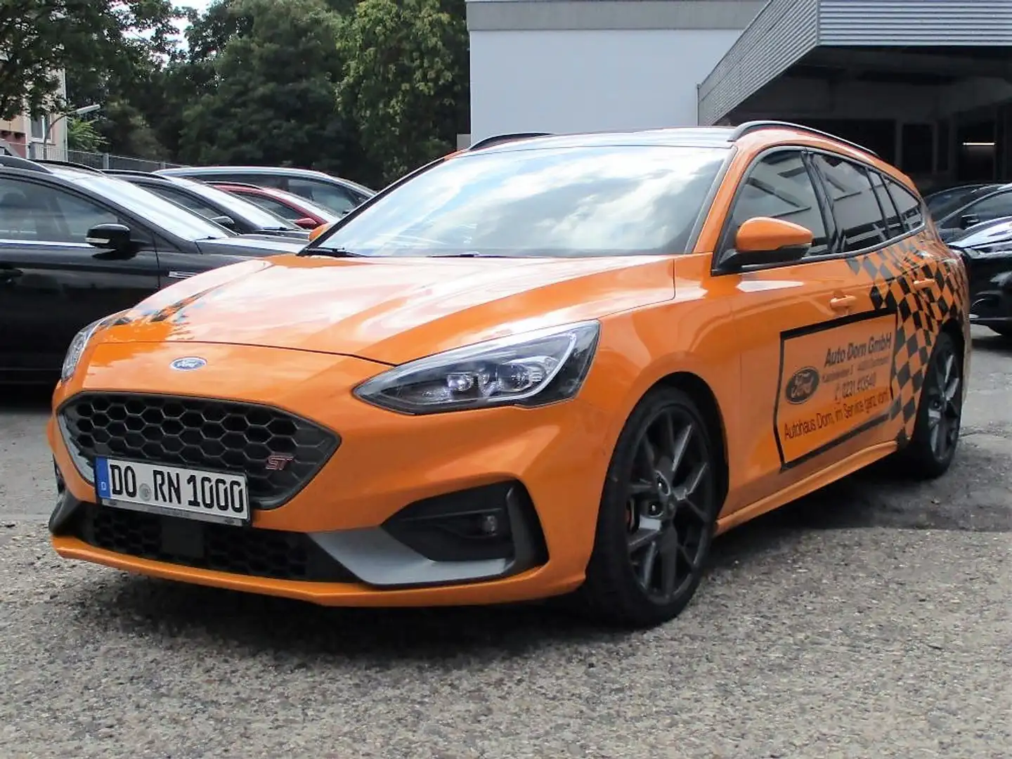 Ford Focus Turnier ST VOLL! Styling*Perform.*AHK*LED*PanoDach Orange - 2