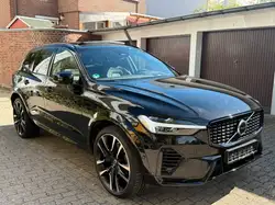 Volvo XC60 T8 AWD"Ultimate Dark"Pano/HUD/H&K/22.Z/AHK