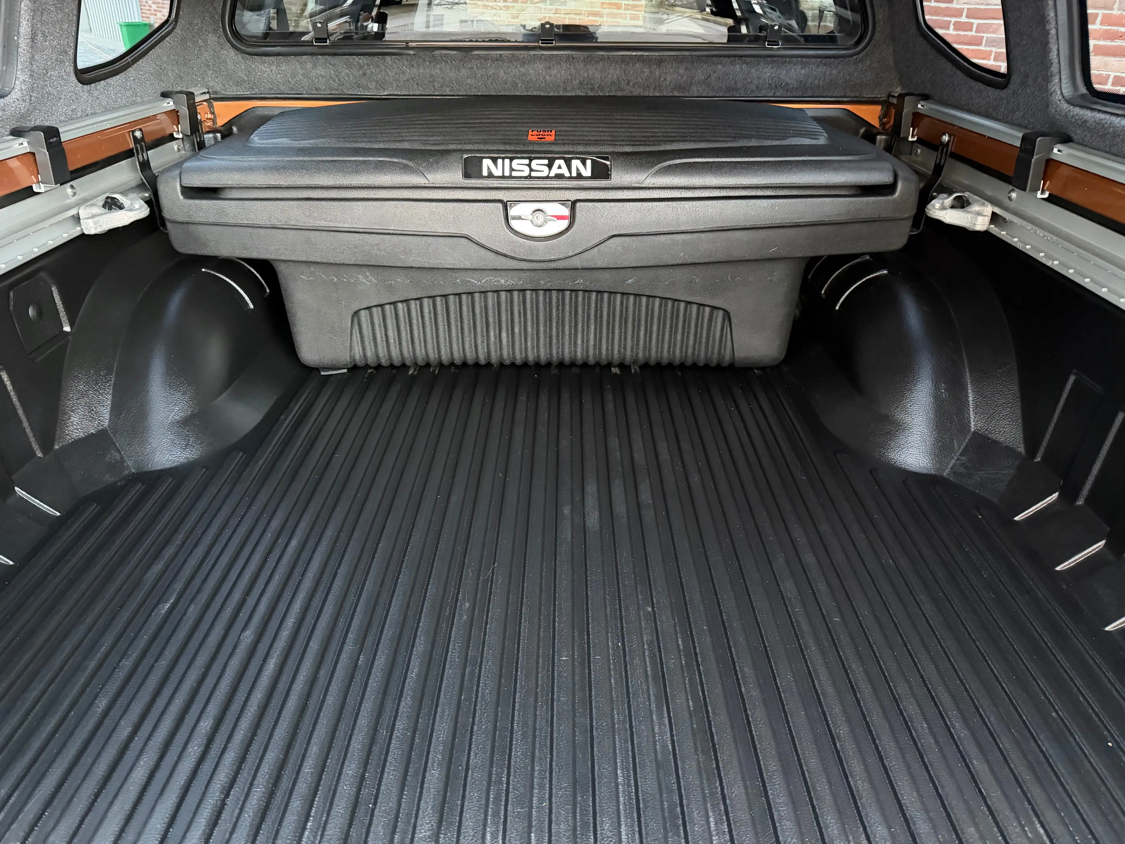 Nissan Navara Tekna - HARDTOP + VOLLAUSSTATTUNG ! — photo 7