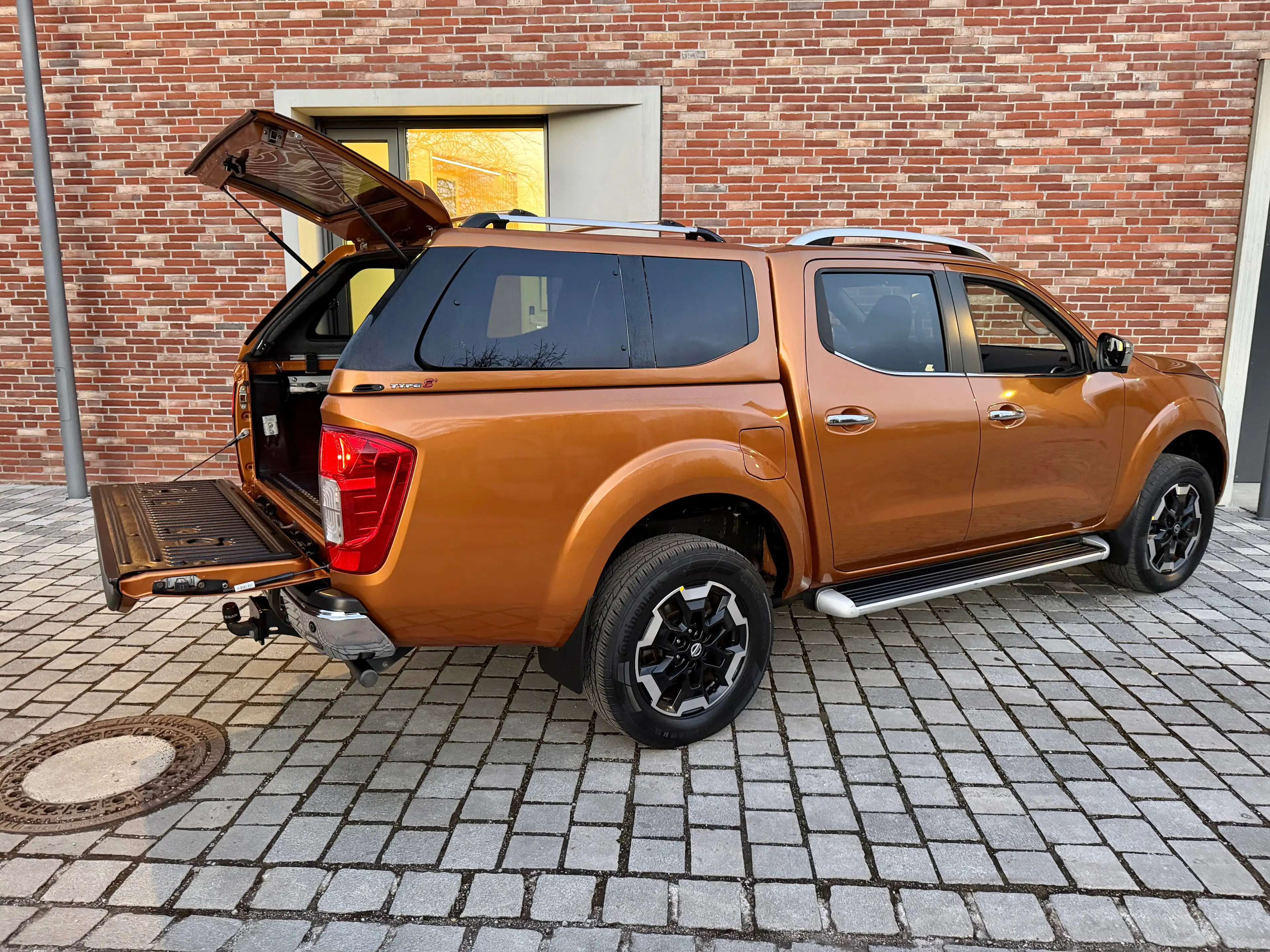 Nissan Navara Tekna - HARDTOP + VOLLAUSSTATTUNG ! — photo 12