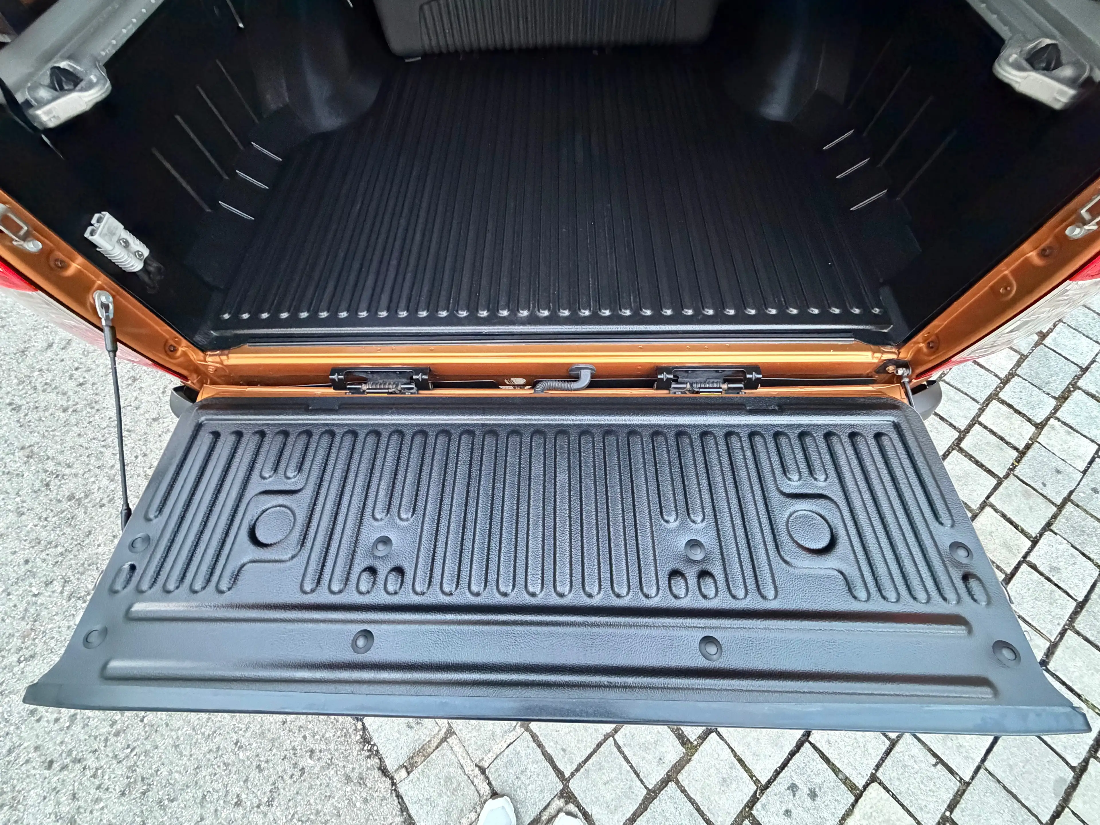 Nissan Navara Tekna - HARDTOP + VOLLAUSSTATTUNG ! — photo 8