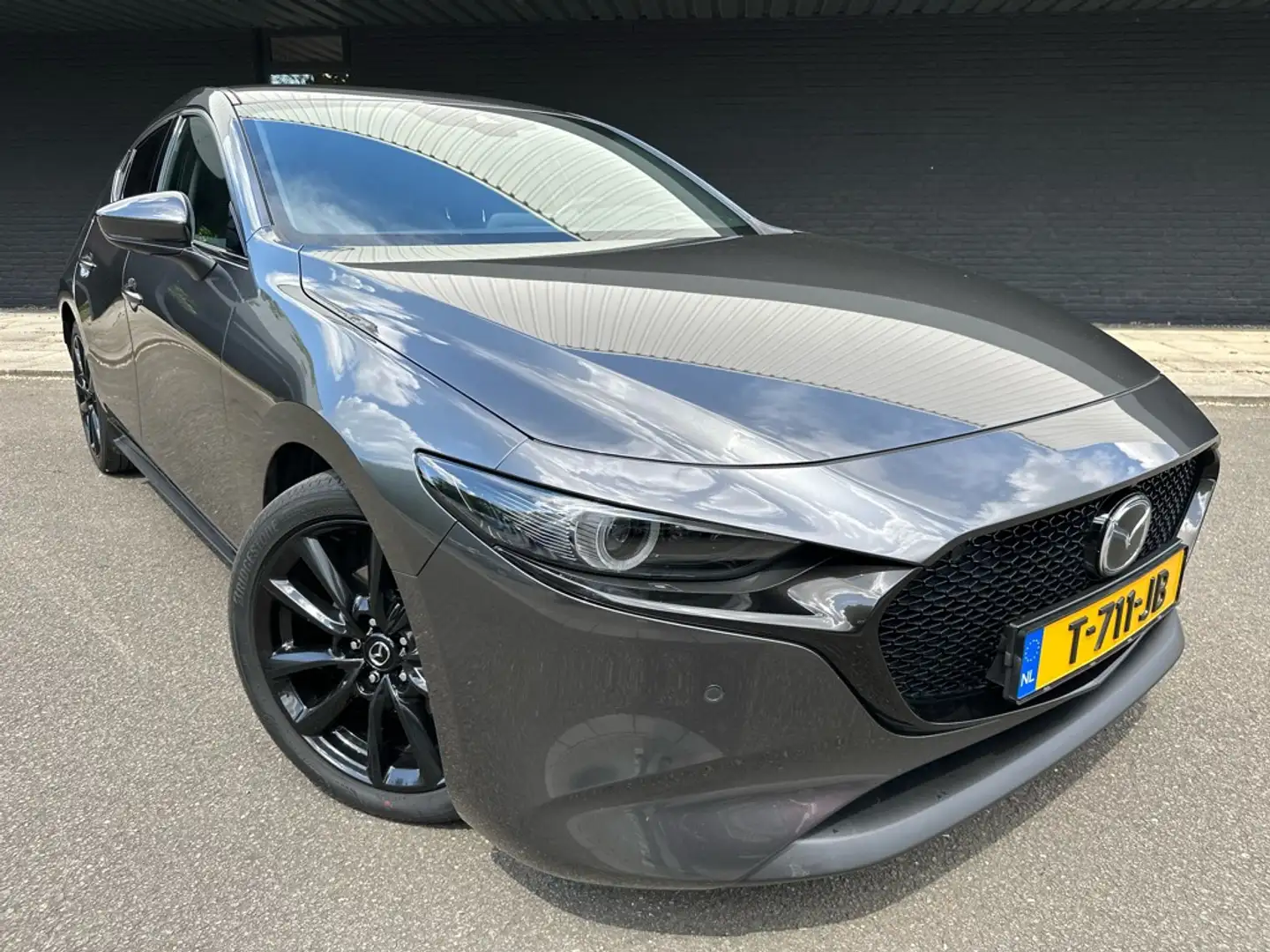 Mazda 3 2.0 SA-X Luxury // Homura uitvoering // 180pk vers Szürke - 1