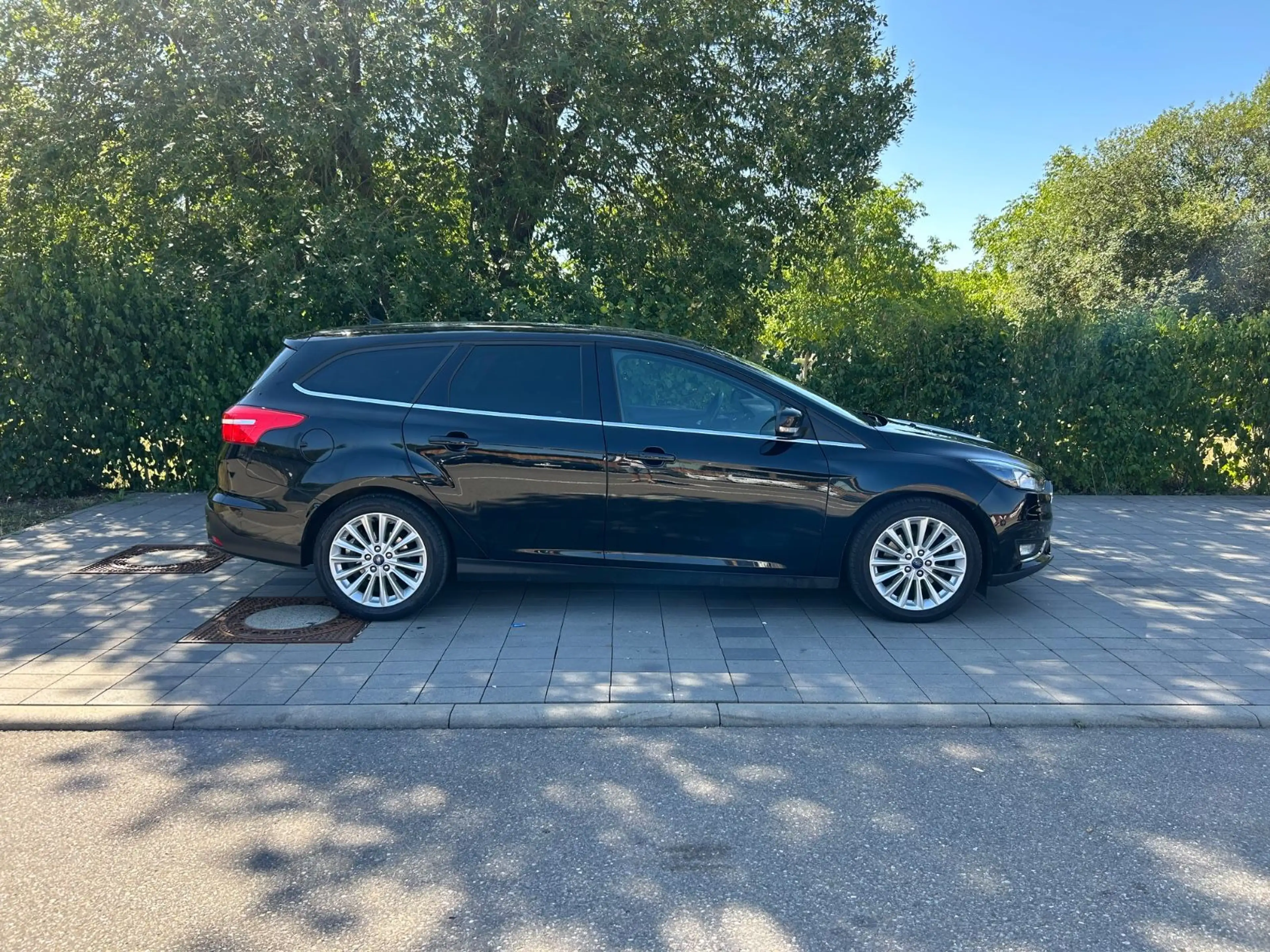 Ford Focus Turnier Titanium** GEPFLEGT ** — photo 4