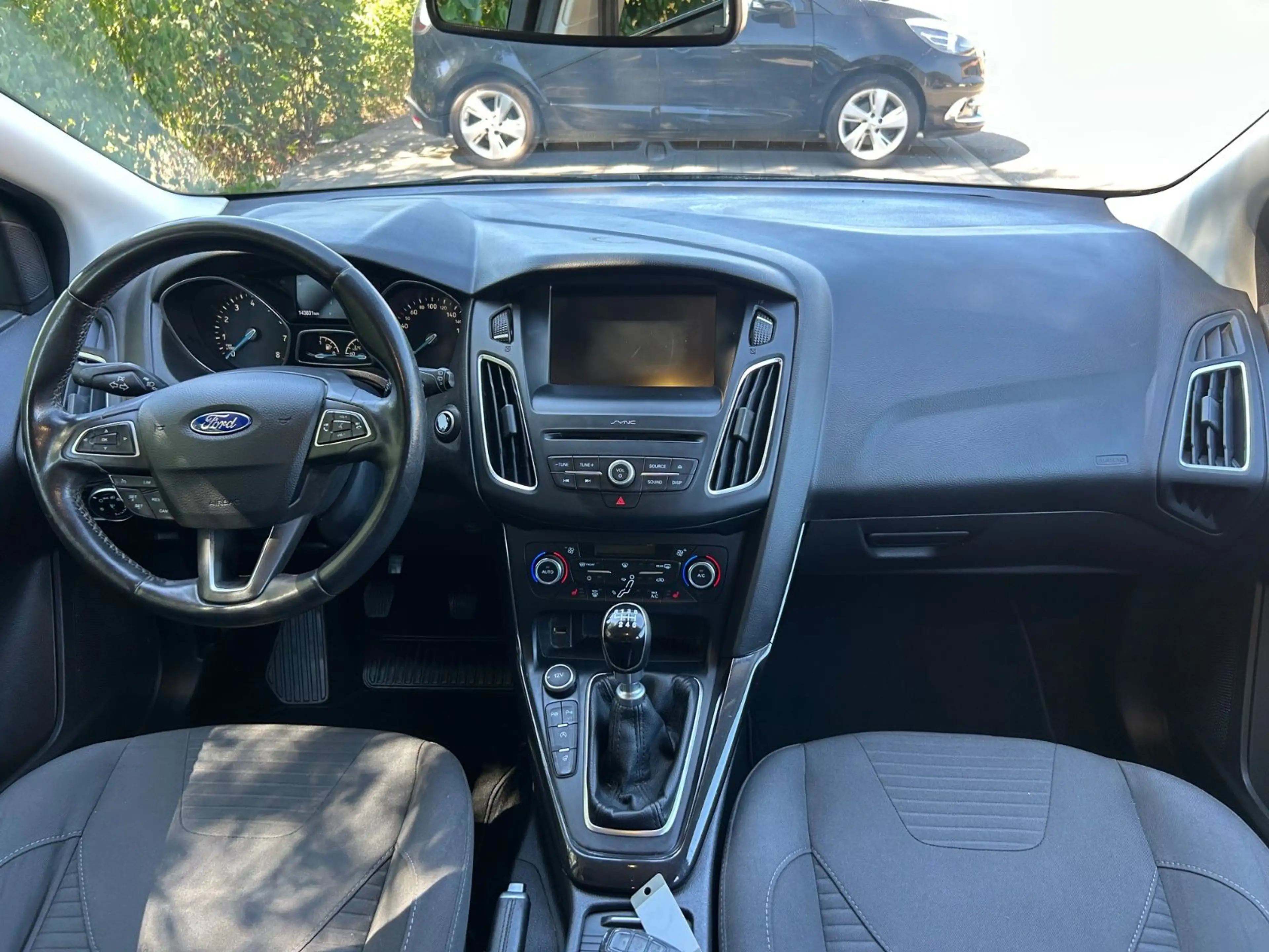 Ford Focus Turnier Titanium** GEPFLEGT ** — photo 11