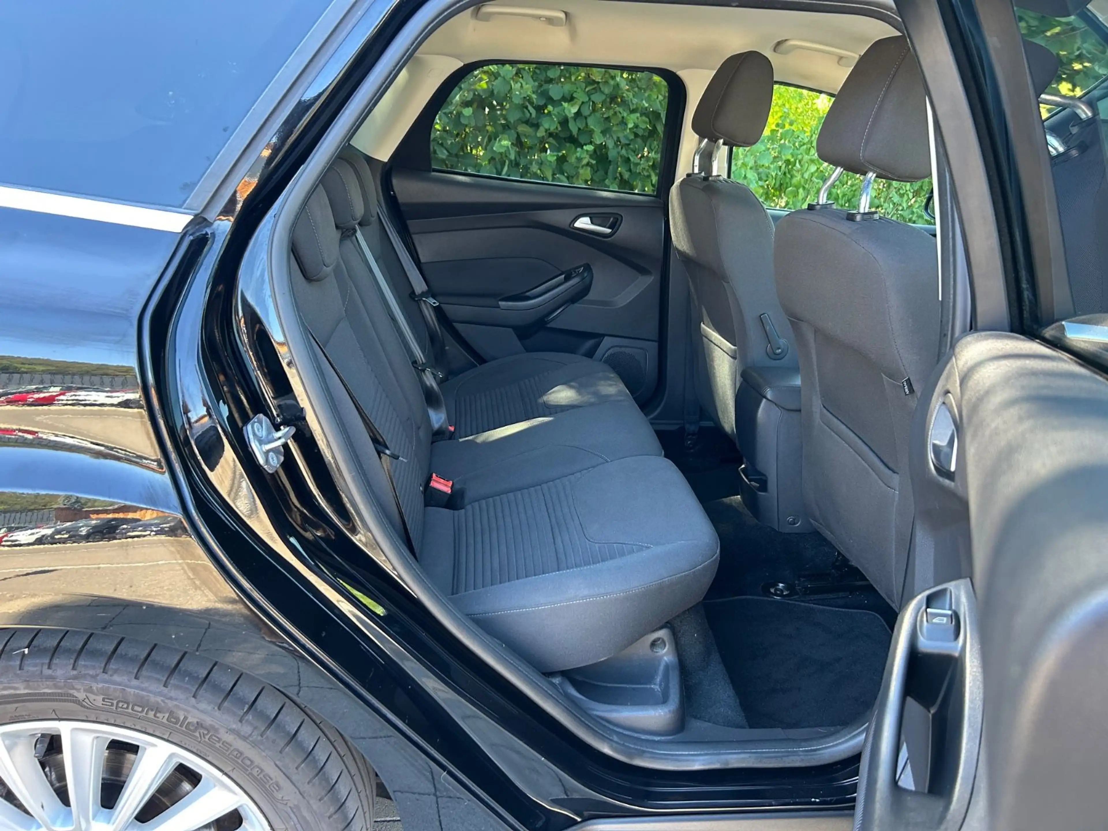 Ford Focus Turnier Titanium** GEPFLEGT ** — photo 9