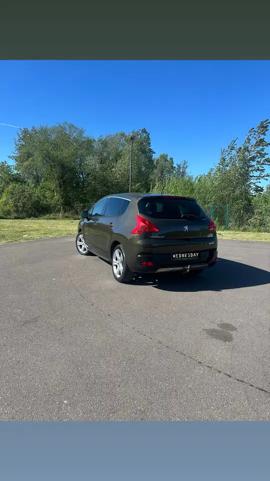 Peugeot 3008 1.6 HDi 16V 110ch FAP BMP6 BLUE LION Bus