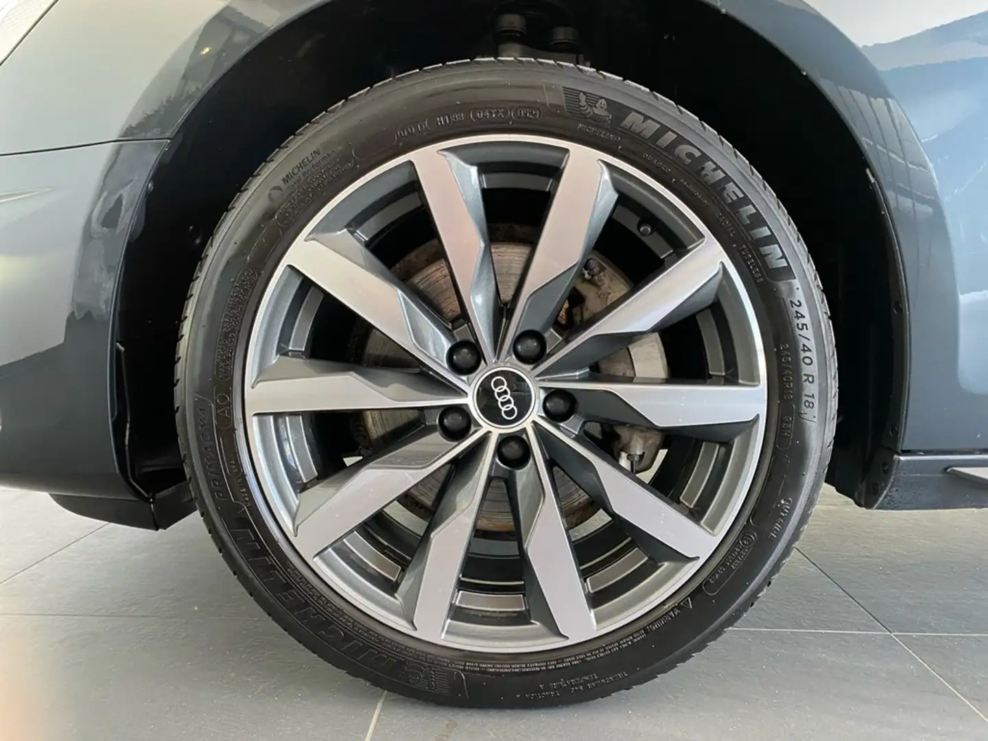 Audi A4 Limousine 40 TDI quattro S line MATRIX+ACC+RFK Grau - 2