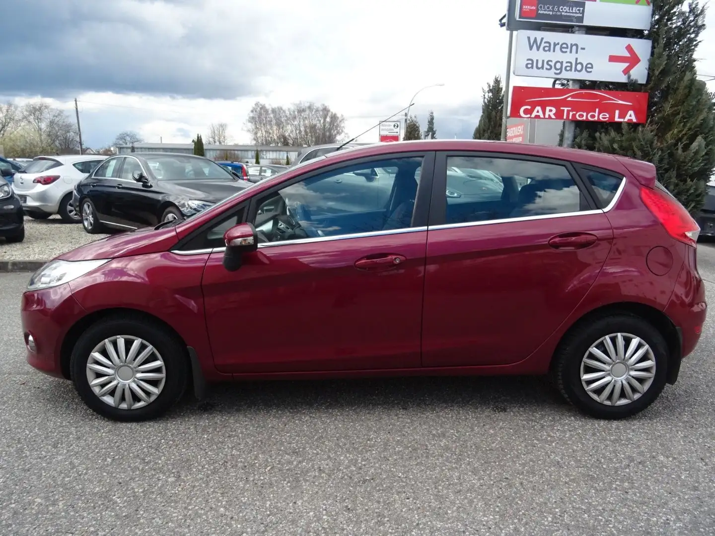 Ford Fiesta Titanium *KLIMAAUTOMATIK* Violett - 2