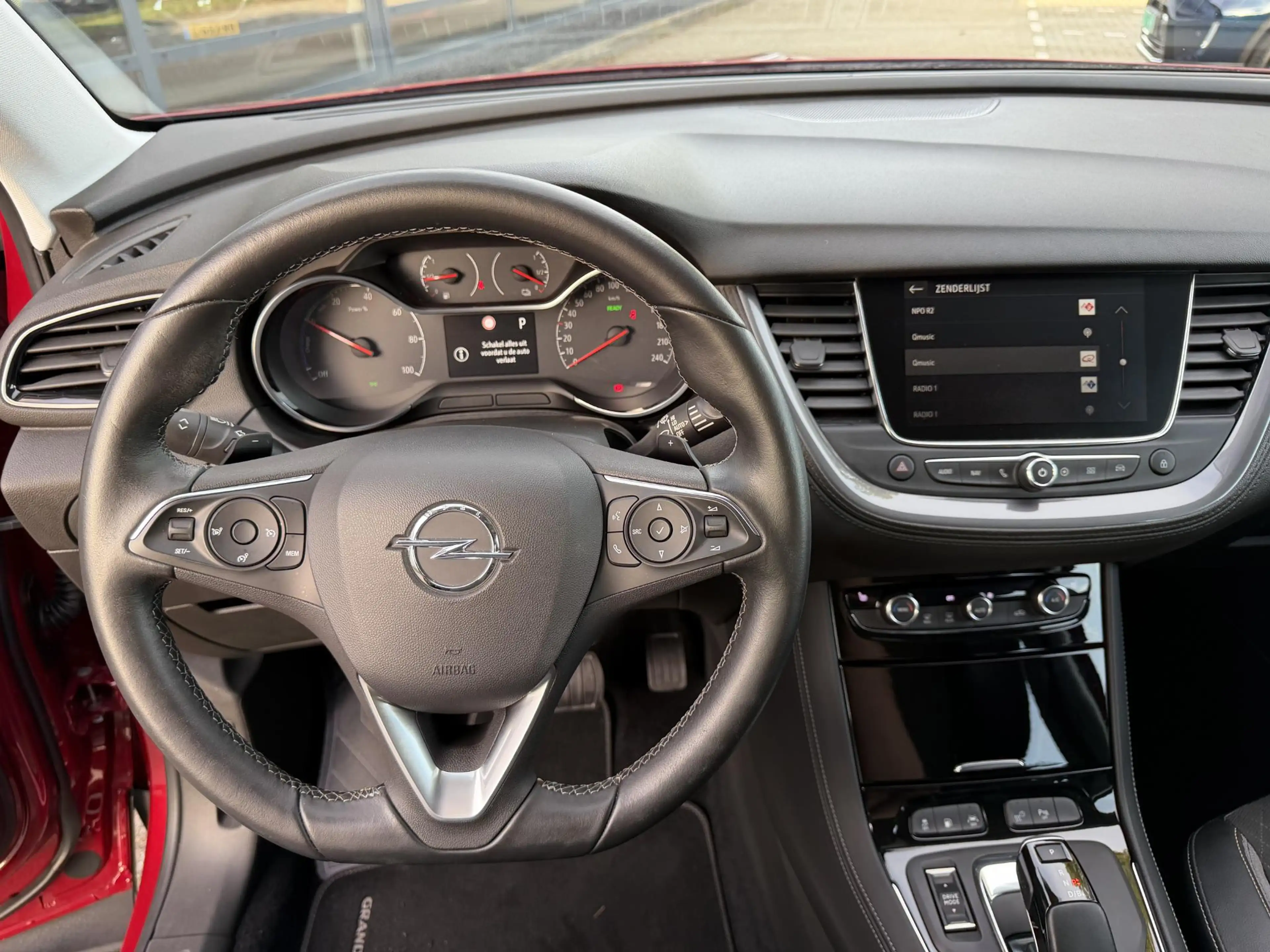 Opel Grandland X 1.6 Turbo Hybrid Business Executive — photo 5