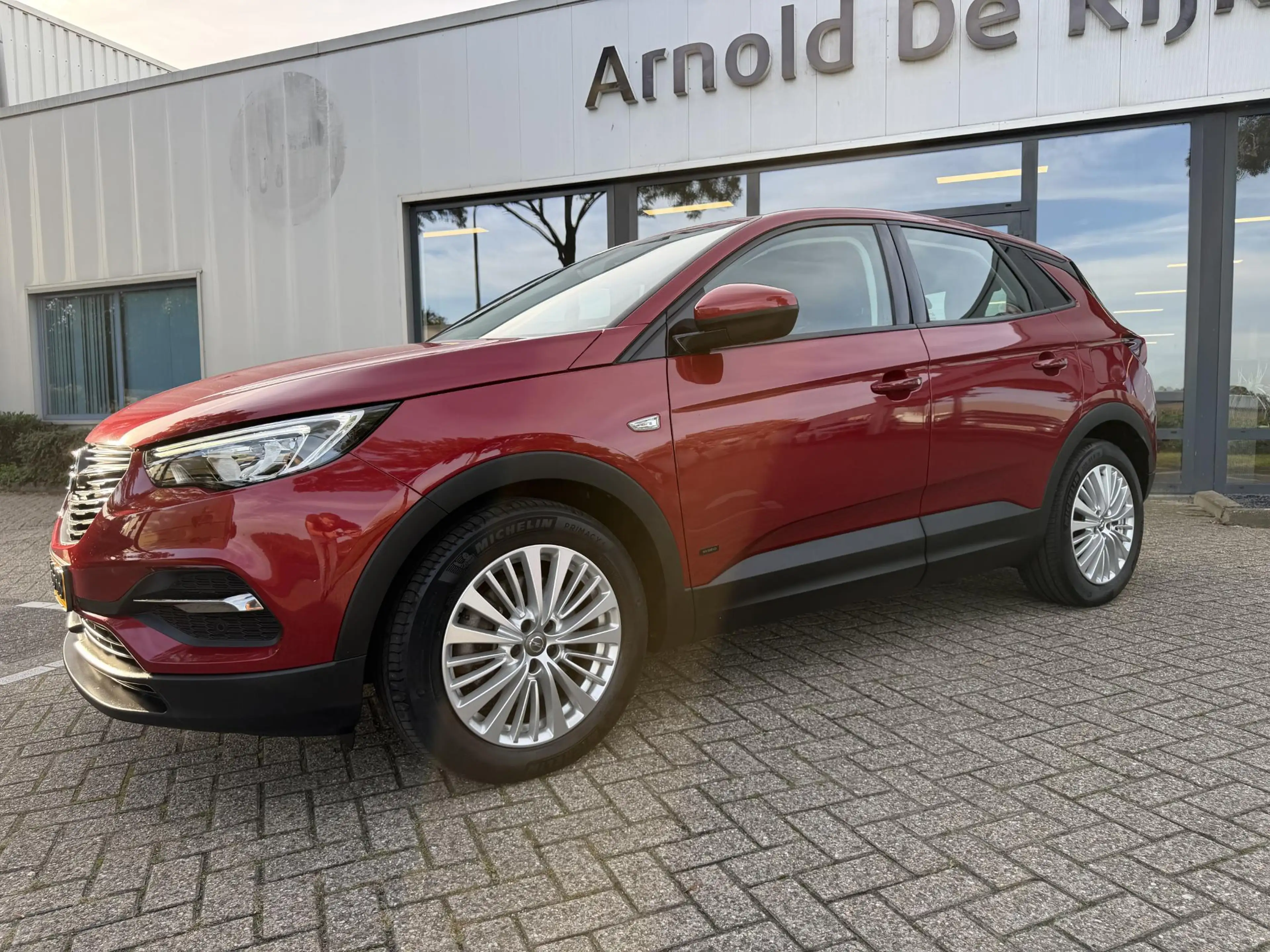 Opel Grandland X 1.6 Turbo Hybrid Business Executive — photo 2