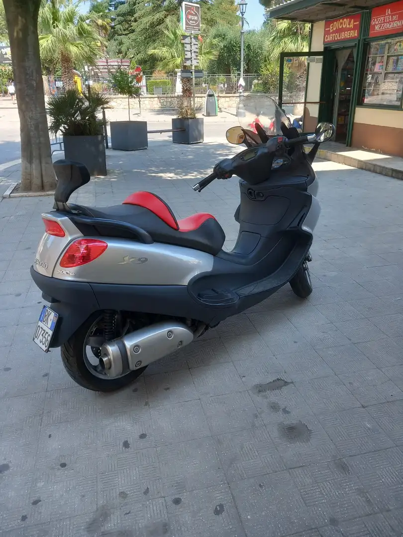 Piaggio X 9 Grijs - 2