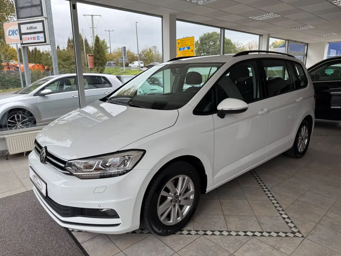Volkswagen Touran Comfortline BMT 1.HD LED AHK ACC DAB+ Weiß - 1