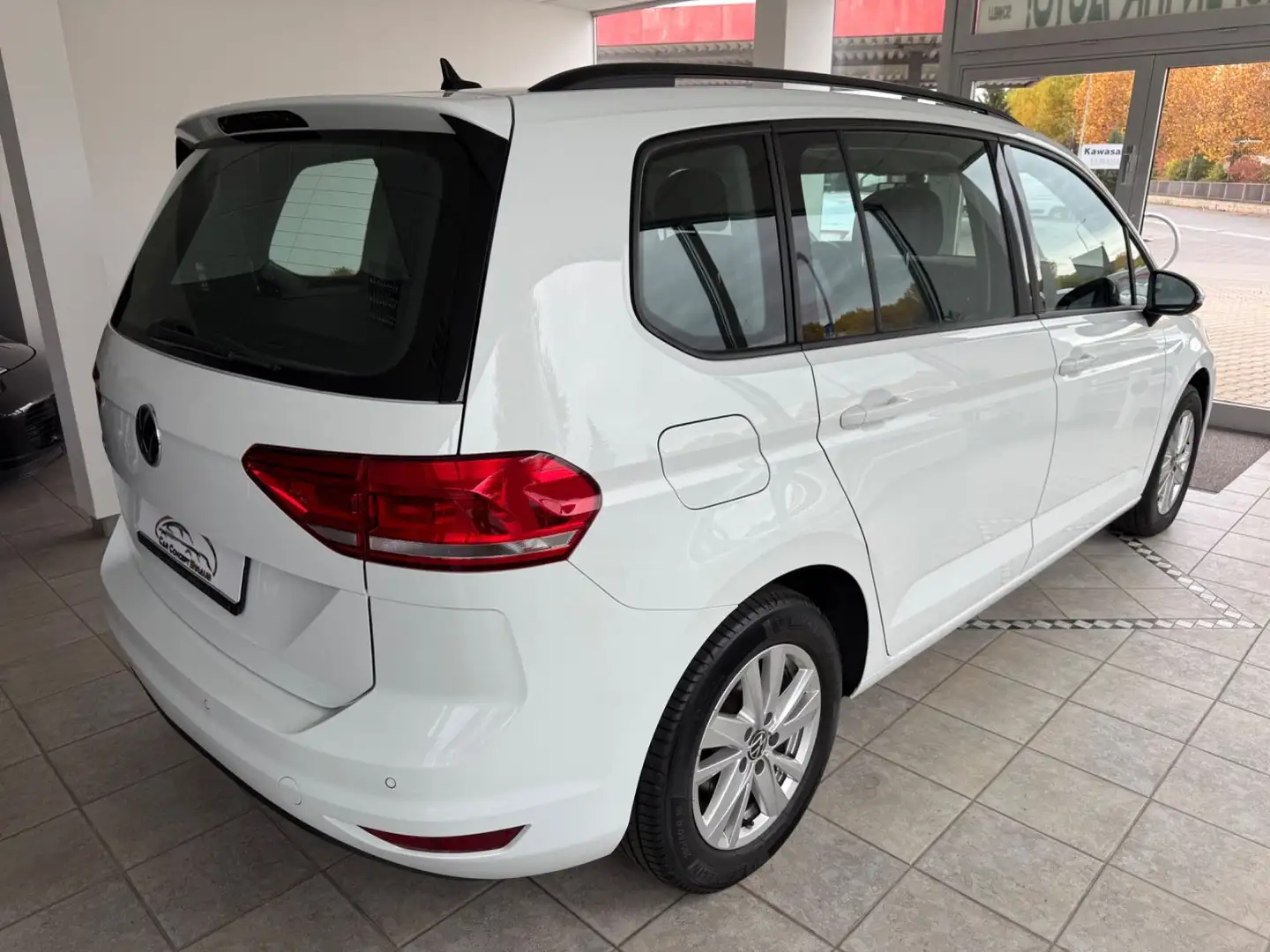 Volkswagen Touran Comfortline BMT 1.HD LED AHK ACC DAB+ Weiß - 2