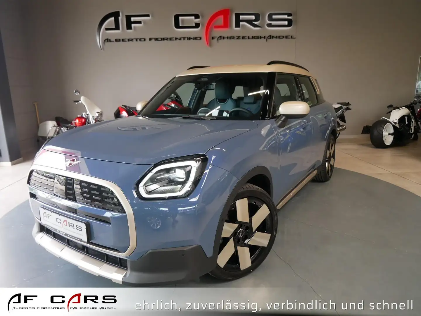 MINI Cooper E Countryman BEV E Favoured Trim HUD LED DAB+ DCC Le Albastru - 1