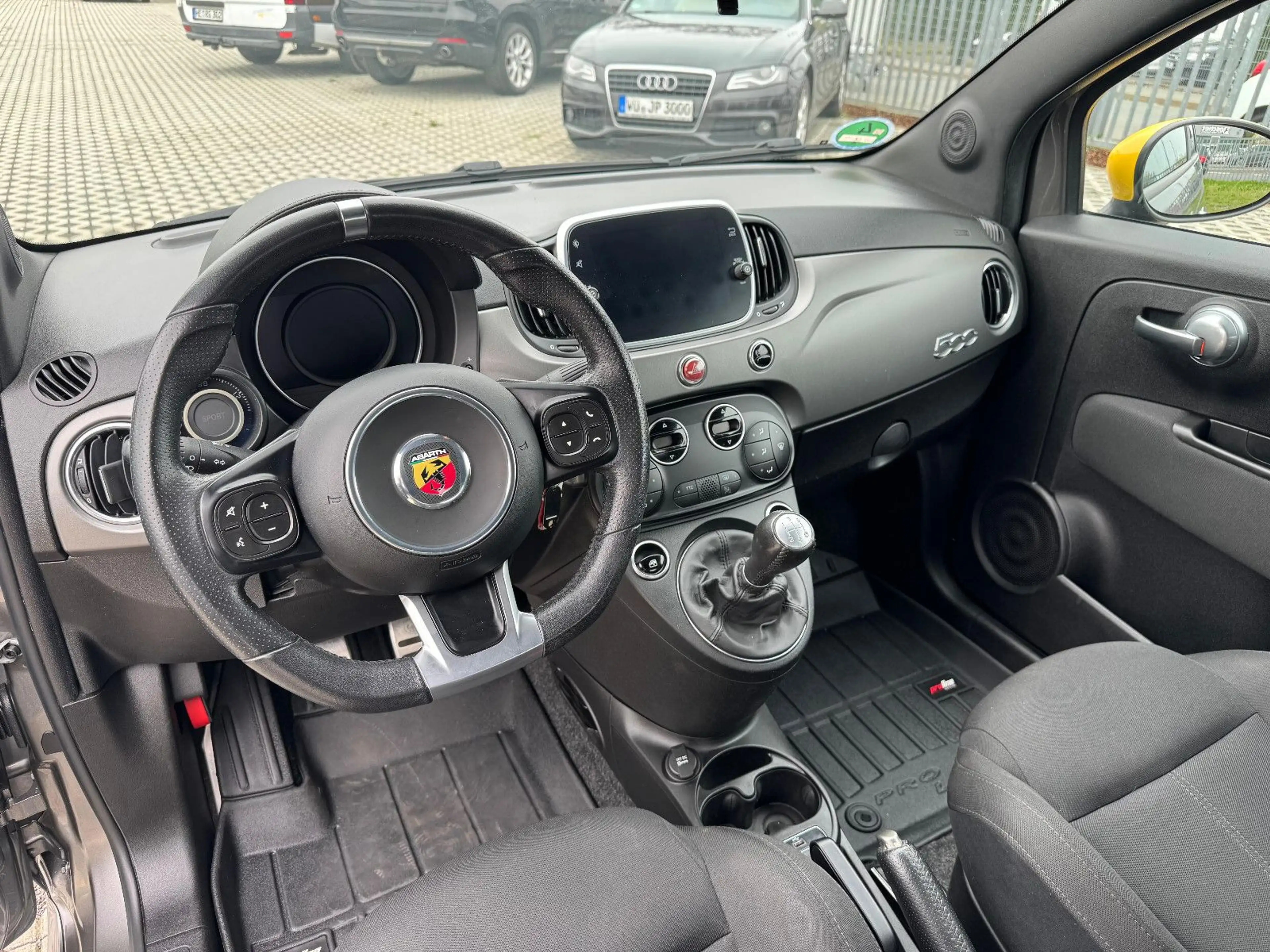 Abarth 500C — photo 12