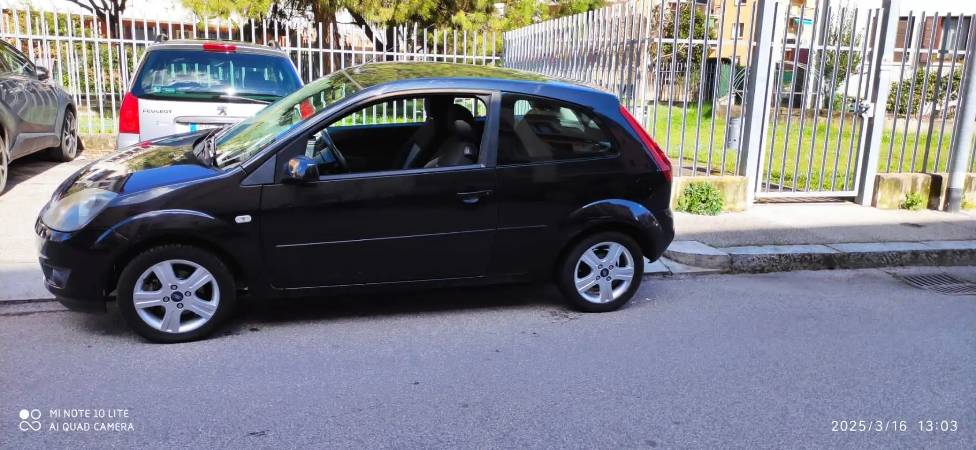 Ford Fiesta 3p 1.4 tdci Ghia - 2