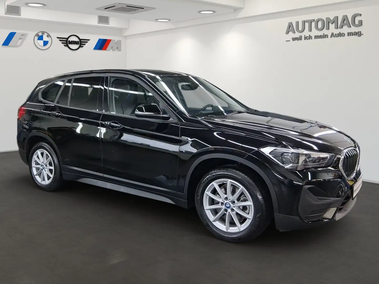 BMW X1 xDrive25e DrivAssPlus*Rückfahr*AktiveGesch*Sitzhei Schwarz - 2